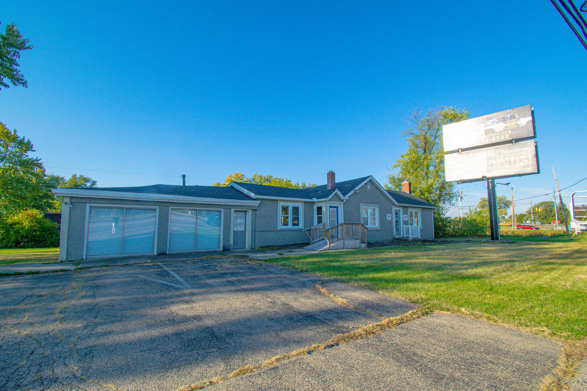 1498 W Main Street — photo