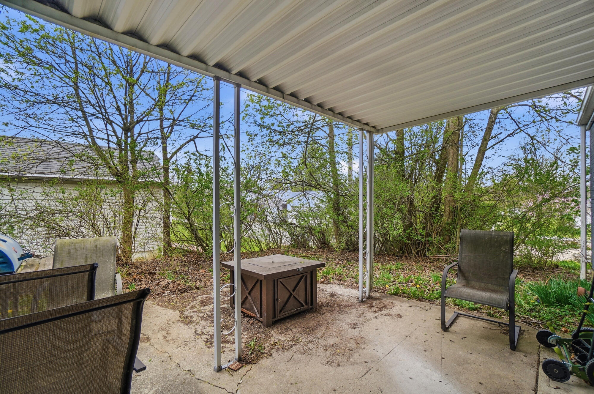 818 Brookwood Drive — photo