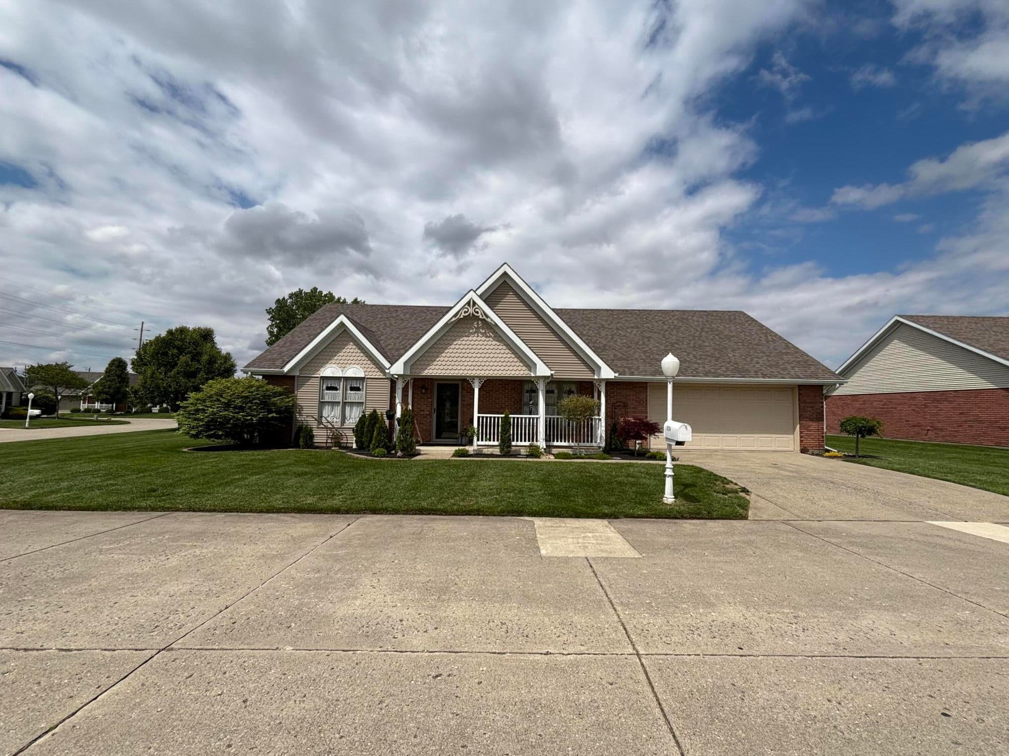 1524 New Castle Lane .. — photo