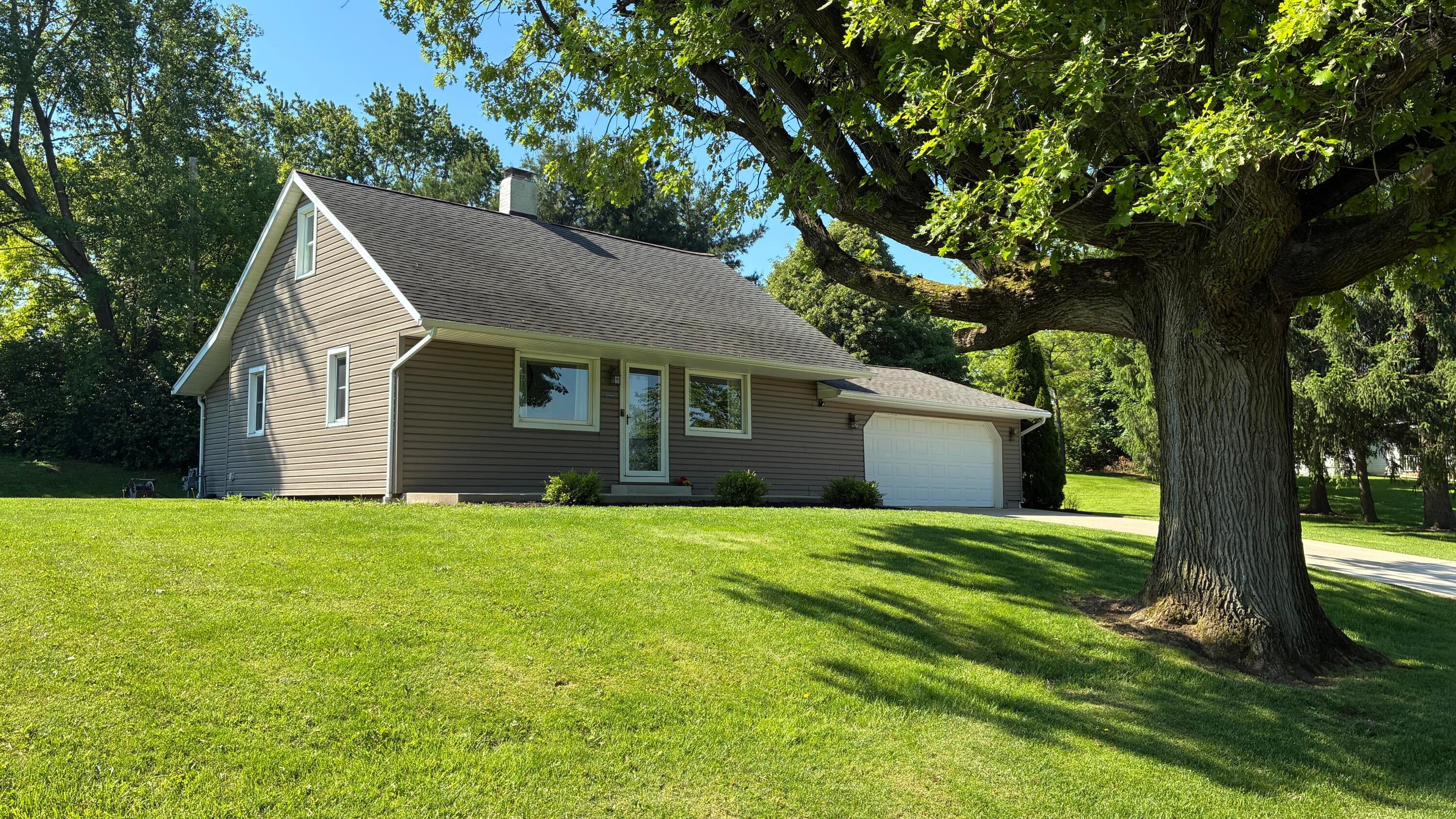1190 Allison Court — photo