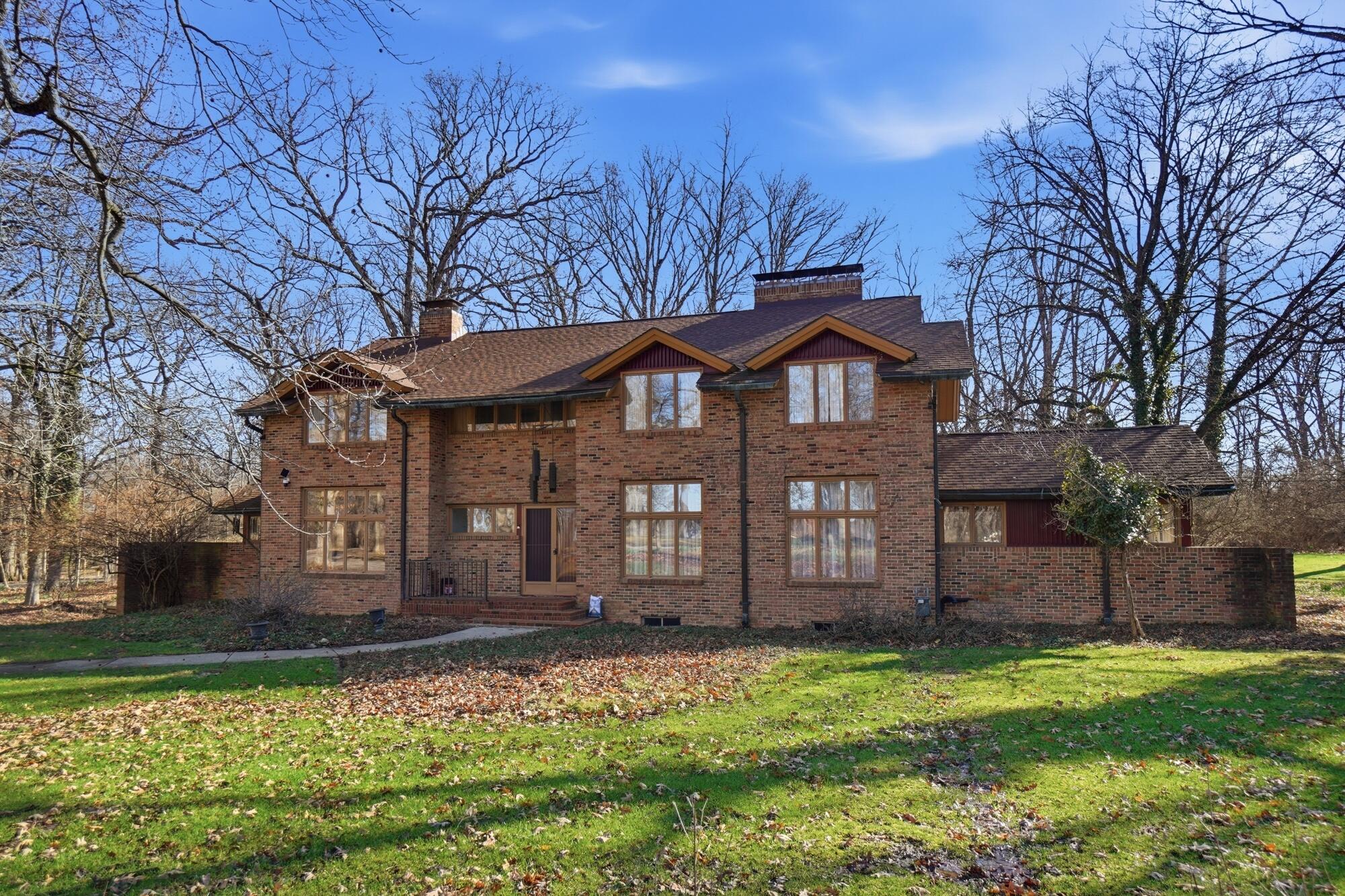 2438 Signal Hill Road — photo