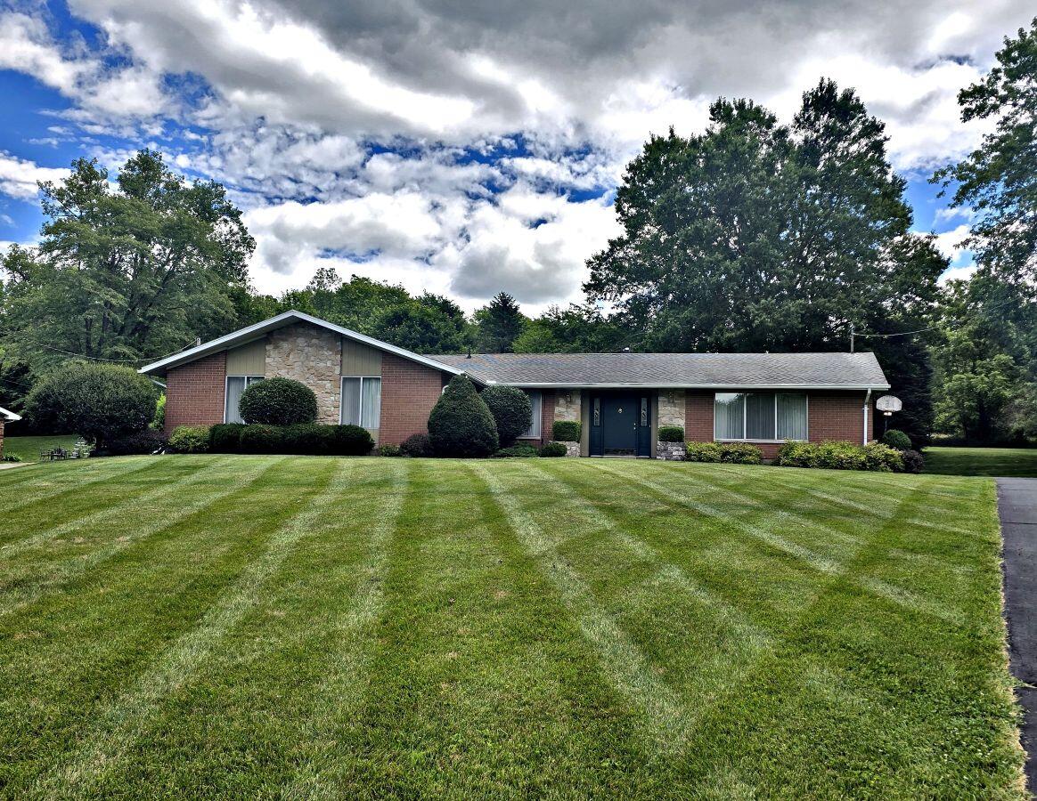 2082 Stowe Drive — photo
