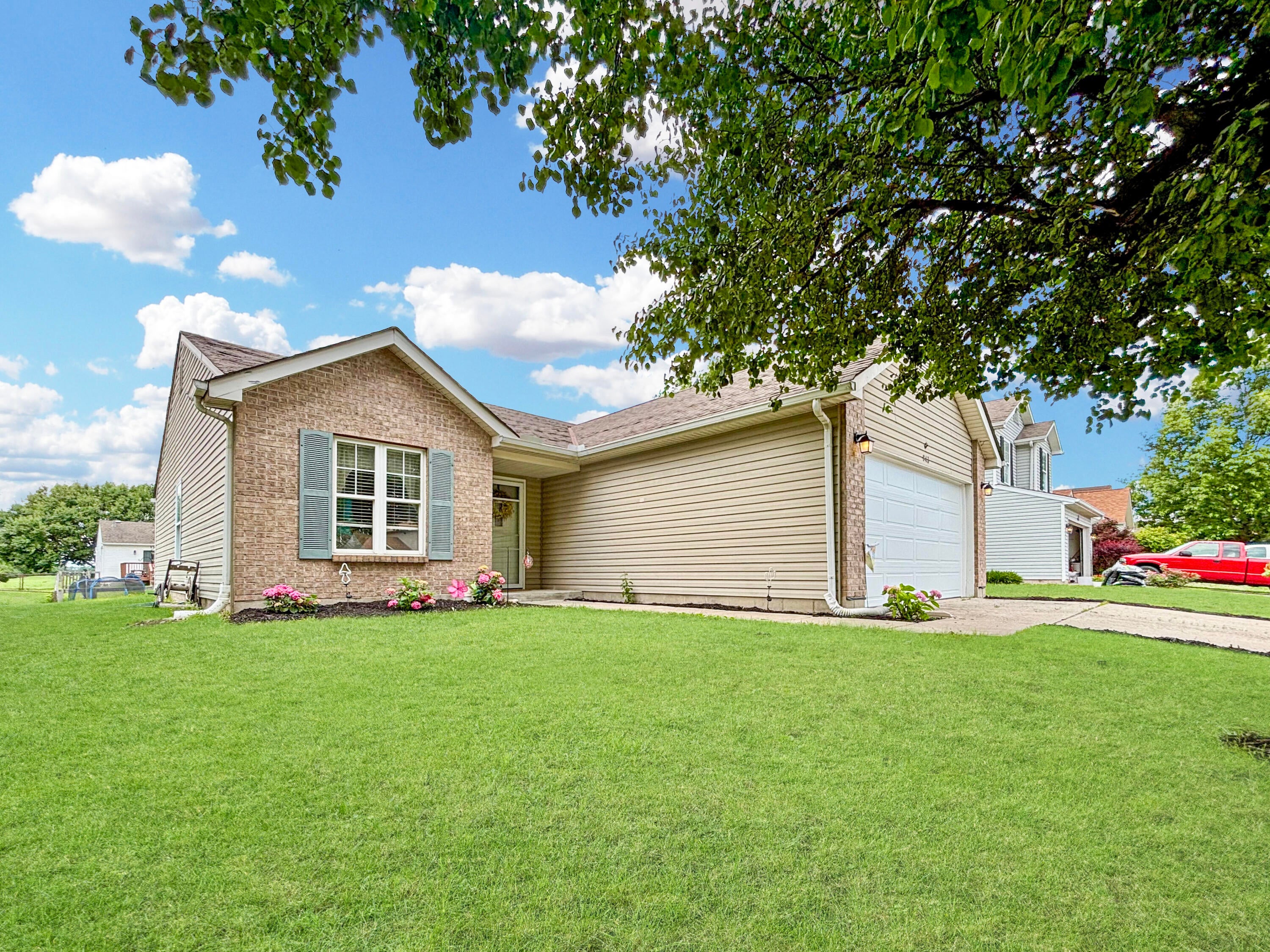 943 Pheasant Run Drive — photo