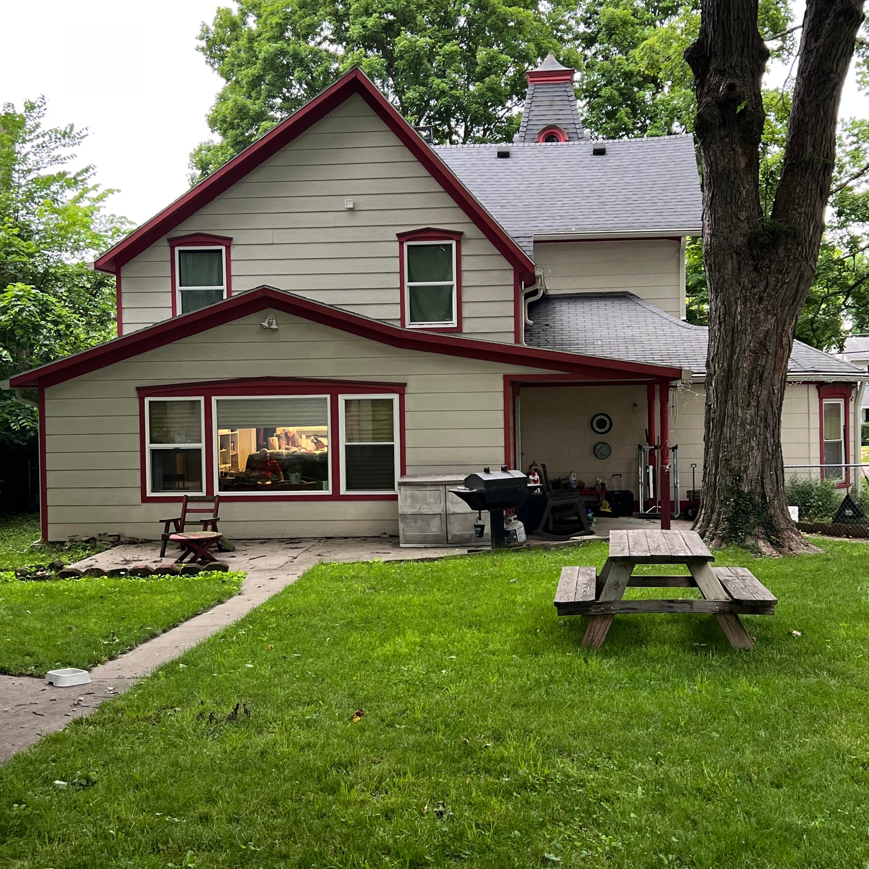 613 Boyce Street — photo