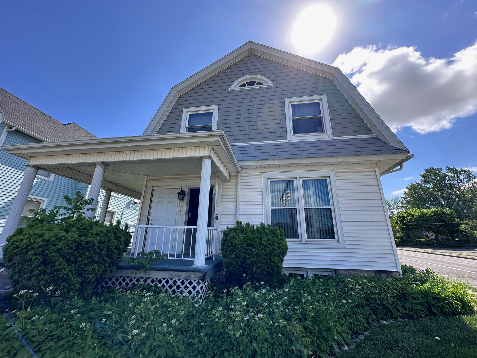661 S Main Street — photo