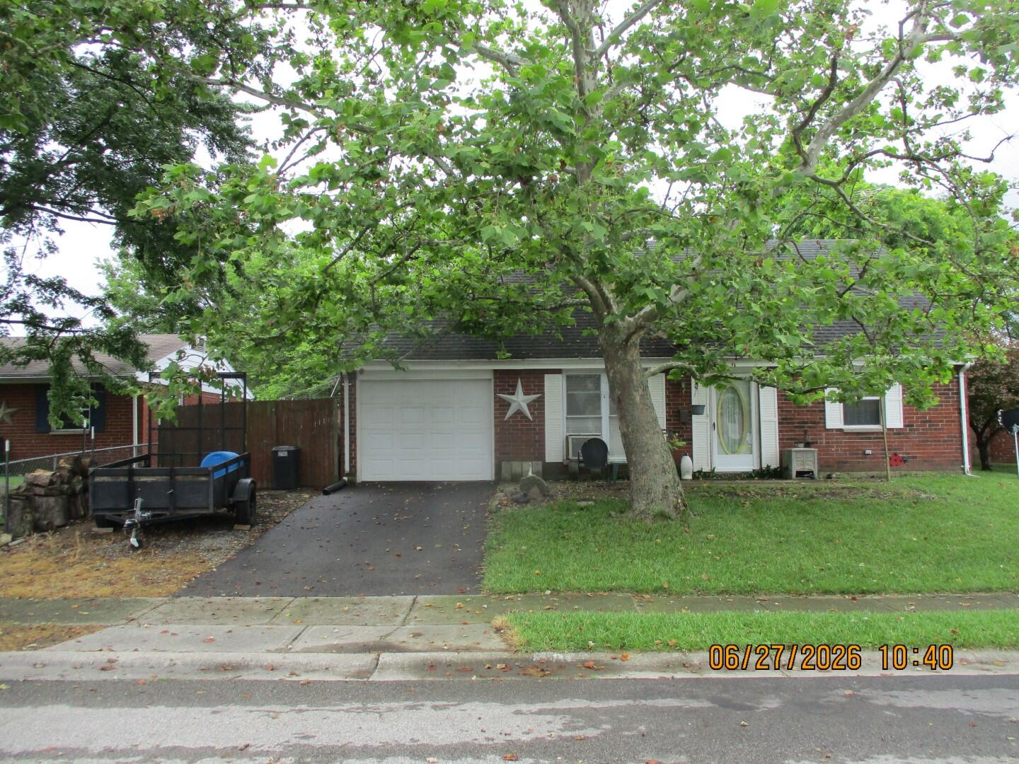 1511 Amesbury Court — photo