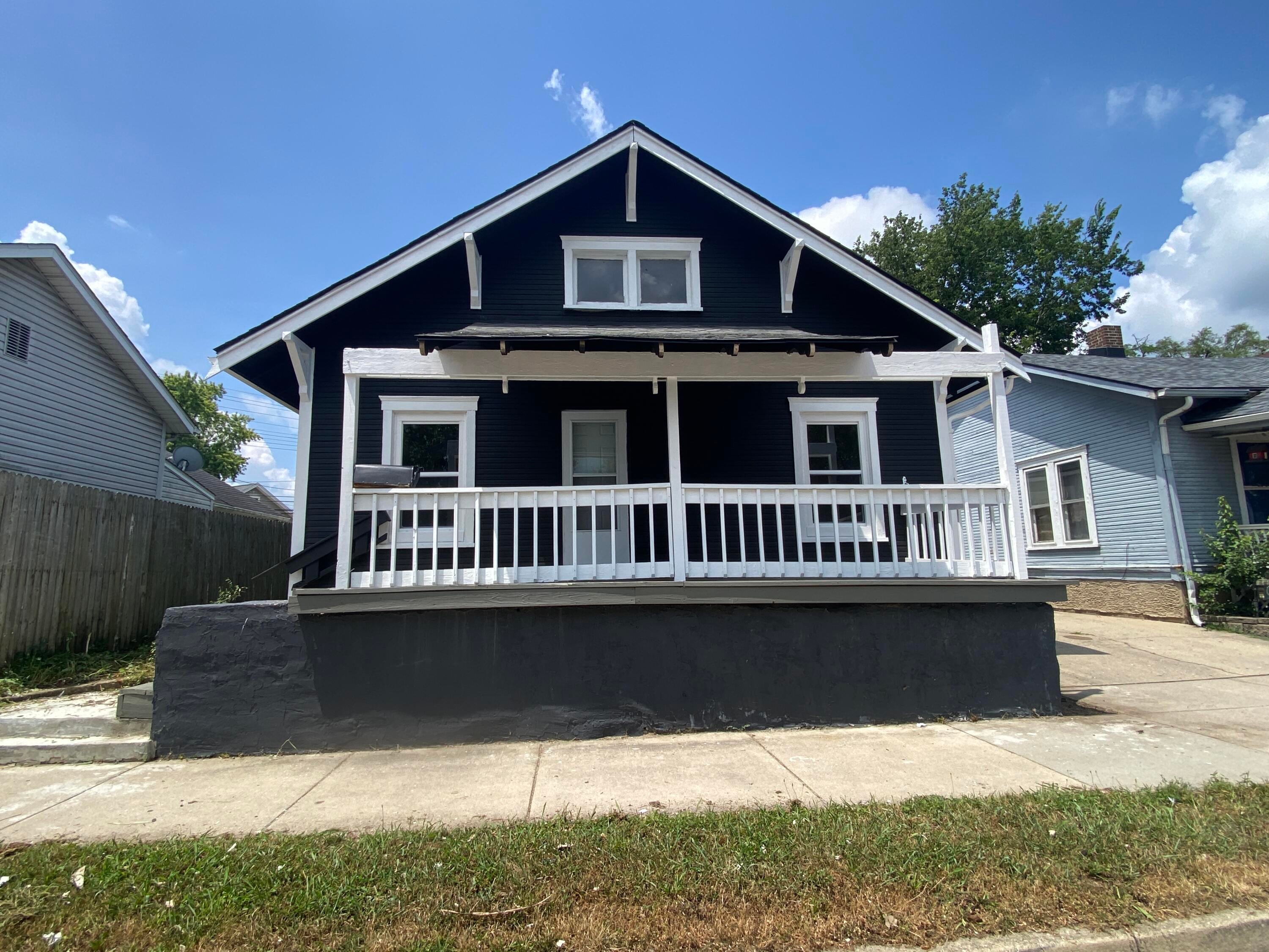 108 N Elm Street — photo