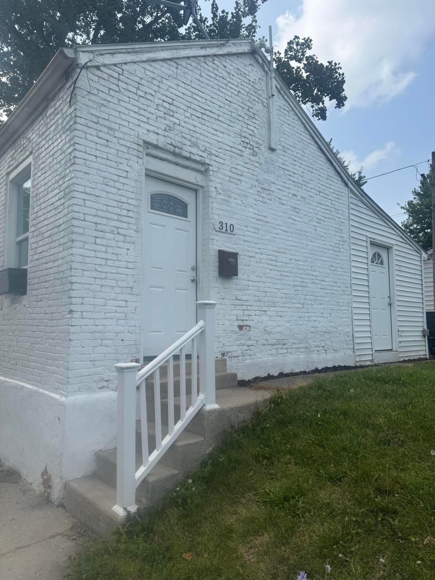 310 Young Street — photo