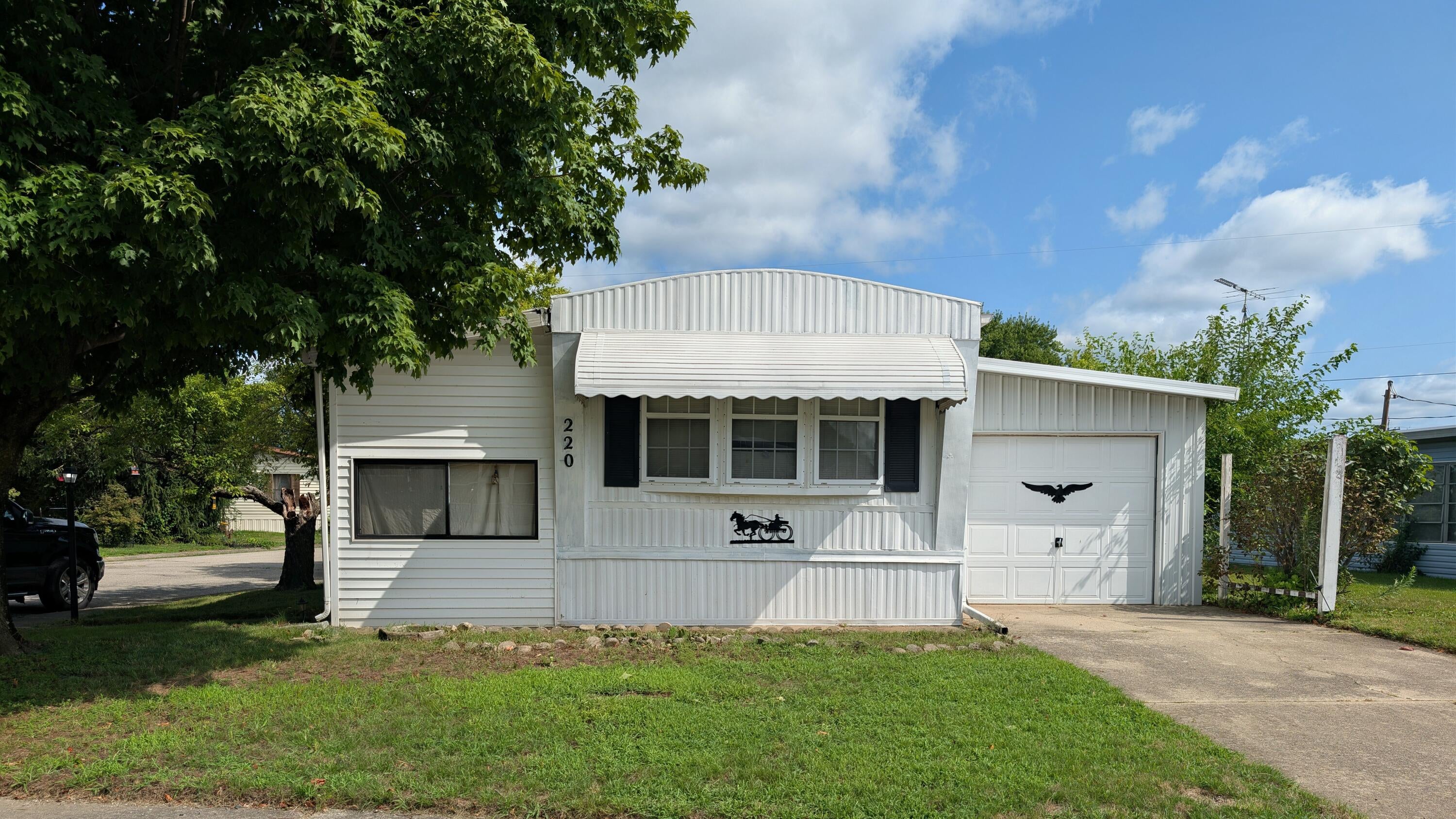 220 Western Drive — photo