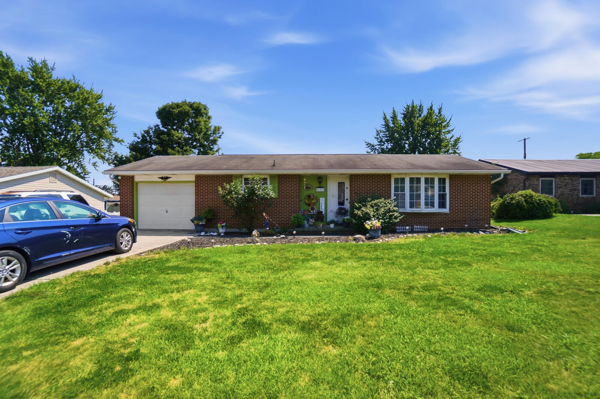 821 N Circle Drive — photo