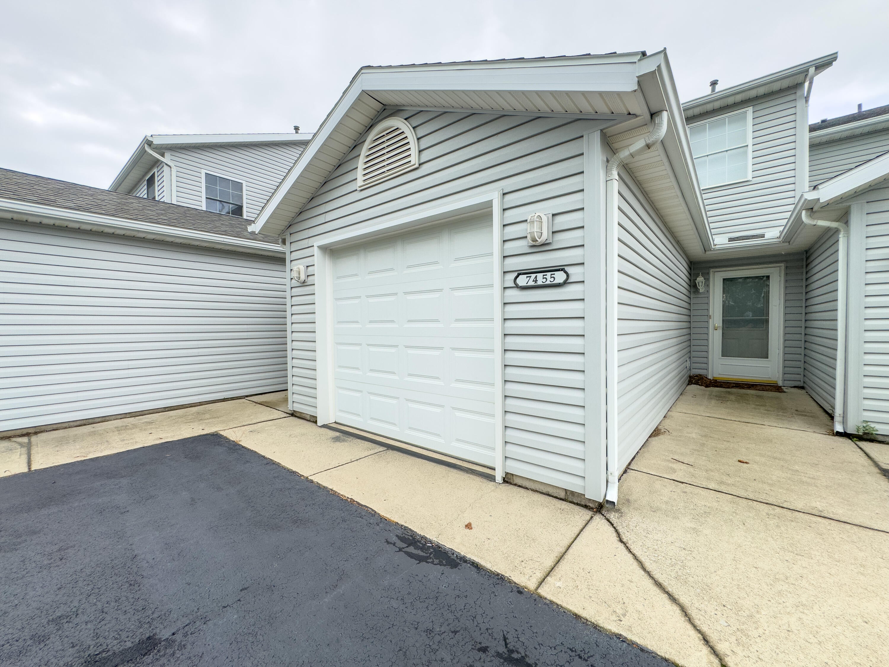7455 Snug Harbor Drive — photo