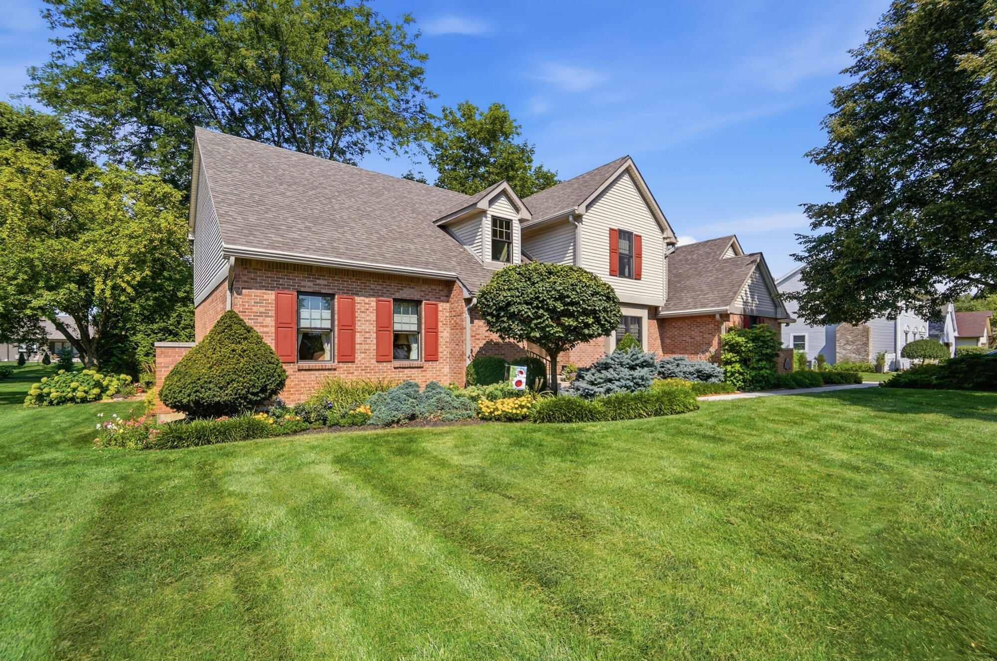 2340 rockingham dr, TROY OH 45373 — photo 2