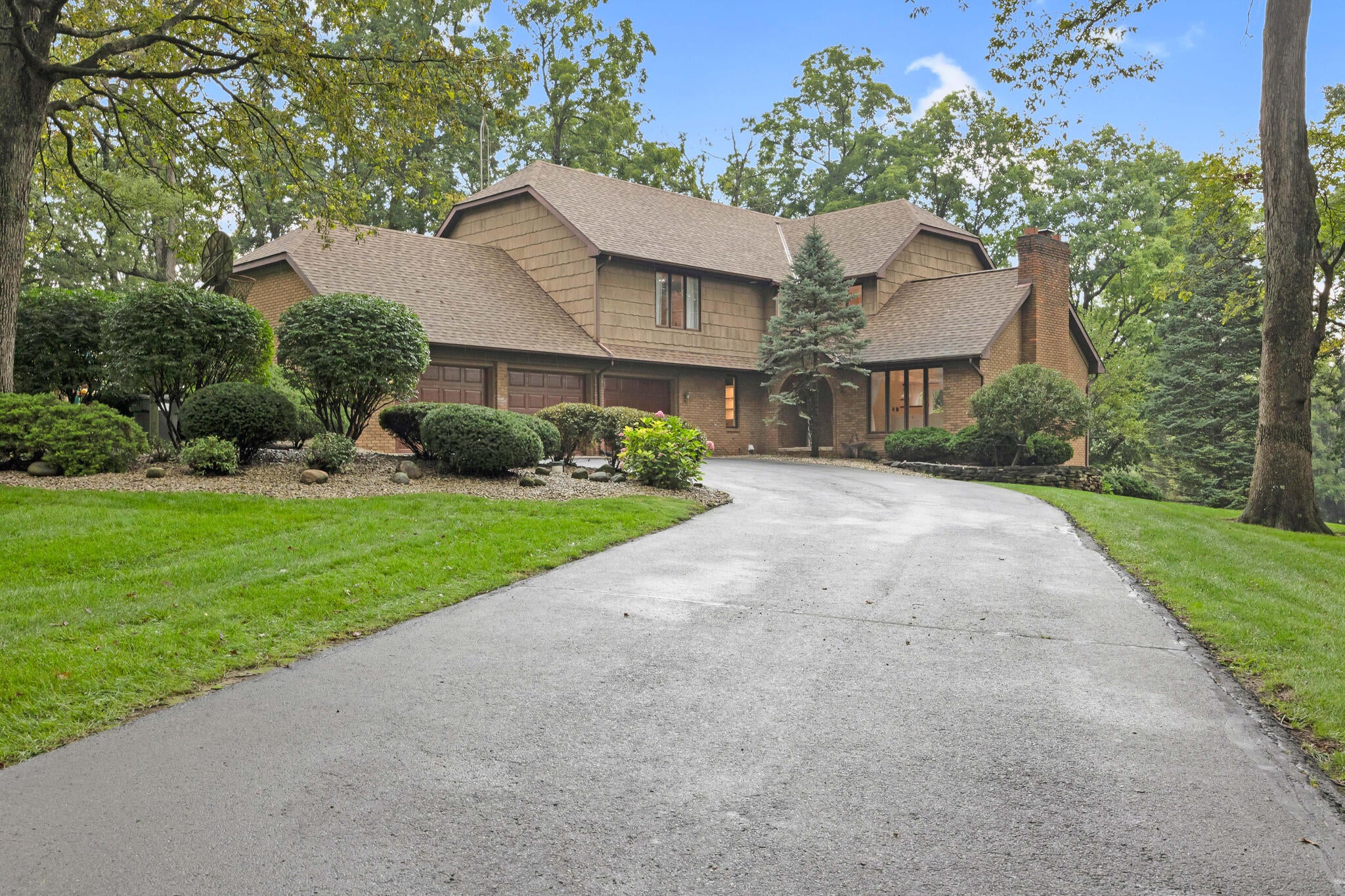 100 Tanglewood Drive — photo