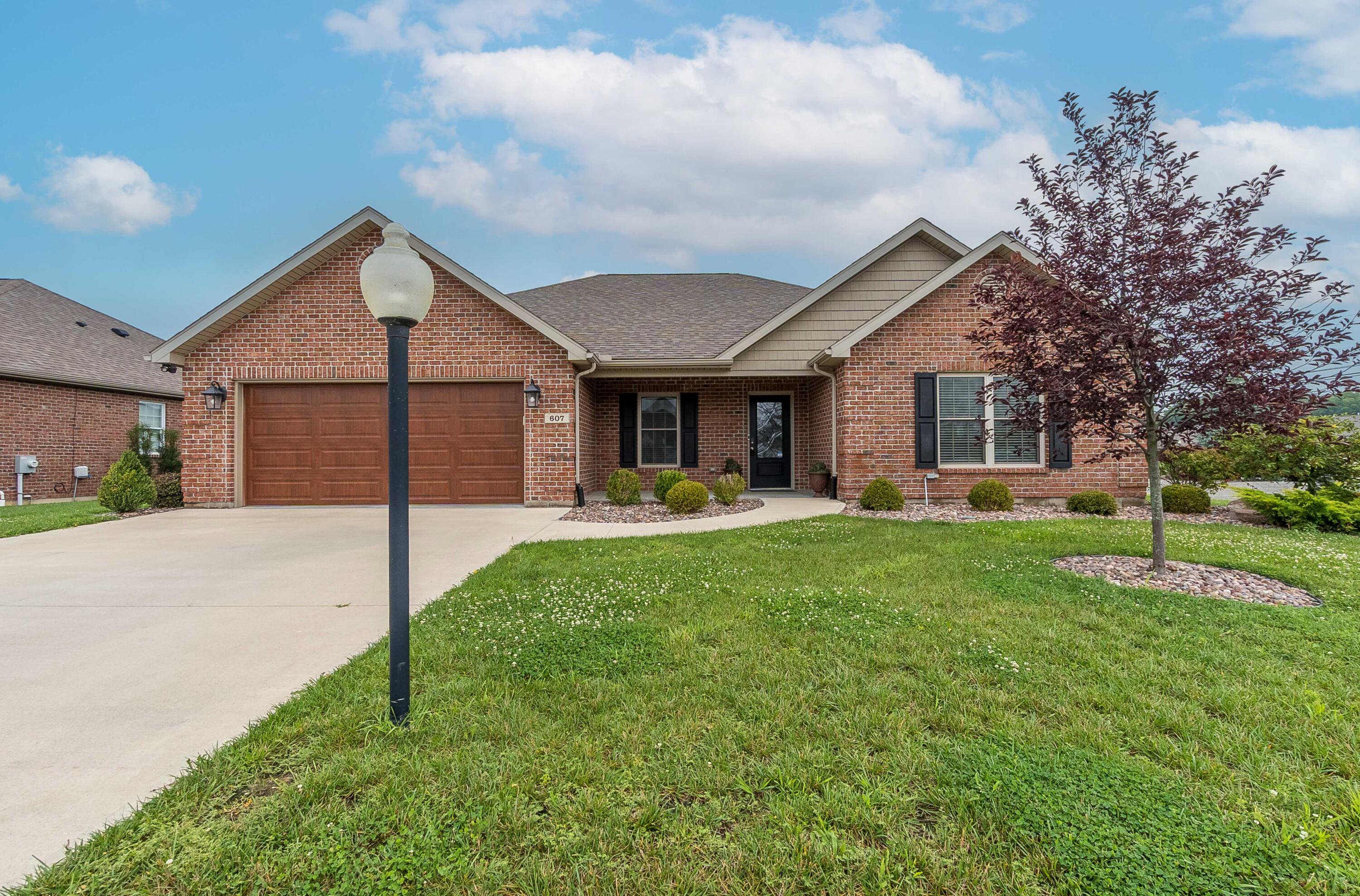 607 W Bentley Circle — photo