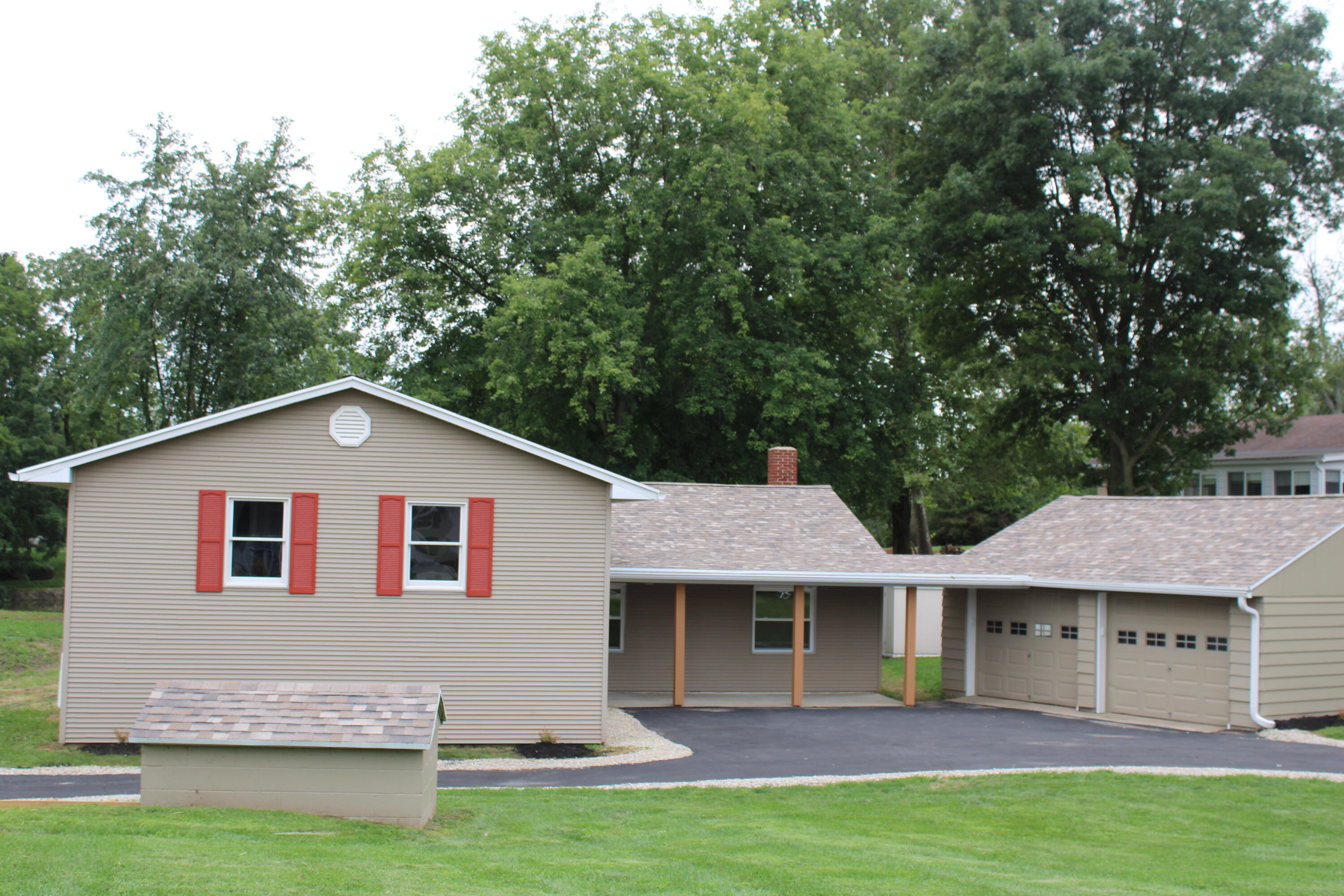 1153 N Middle Drive — photo