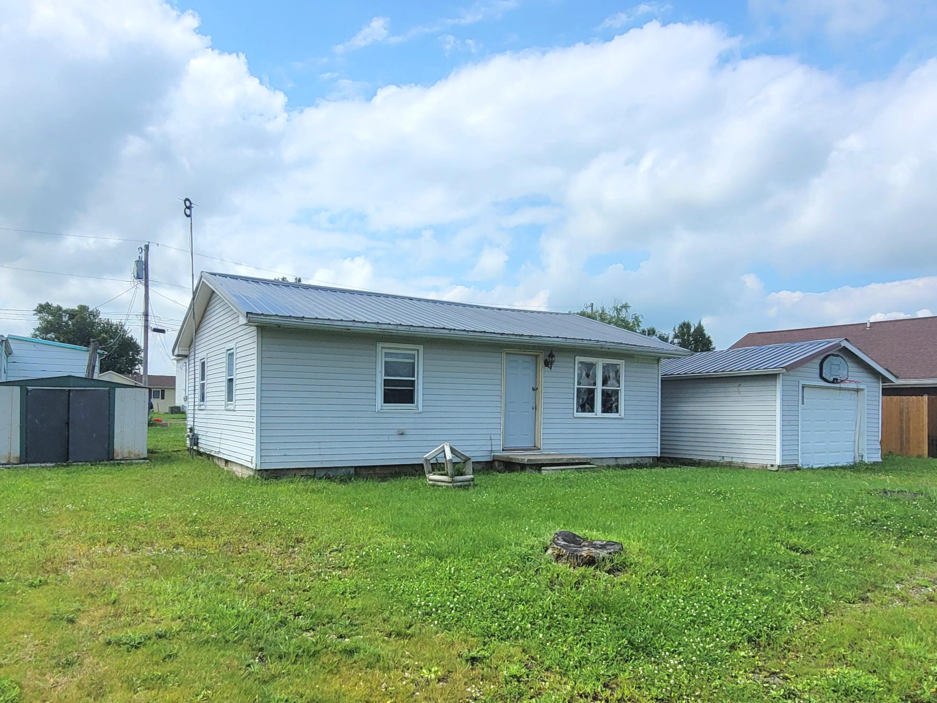 115 Lakeview Drive — photo