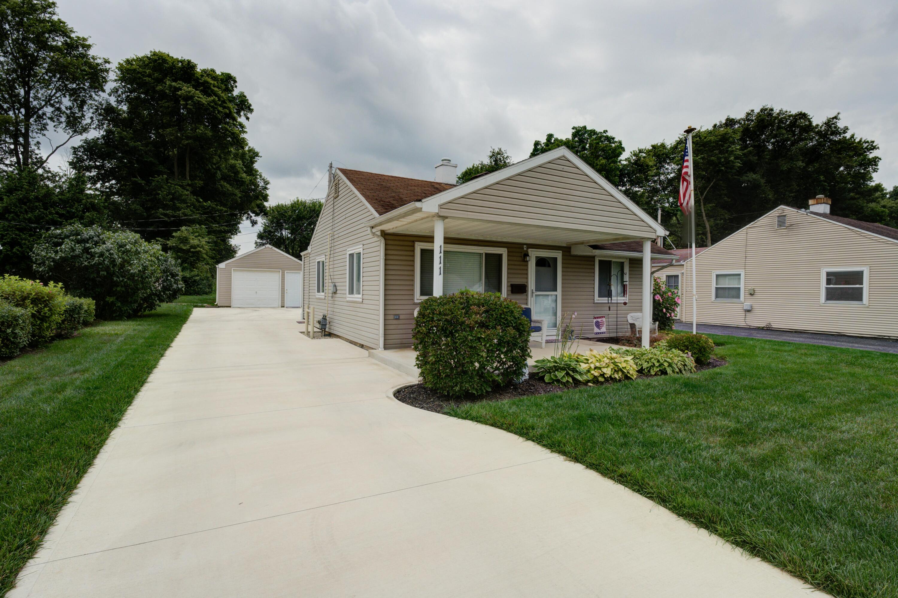 111 W Harmon Drive — photo