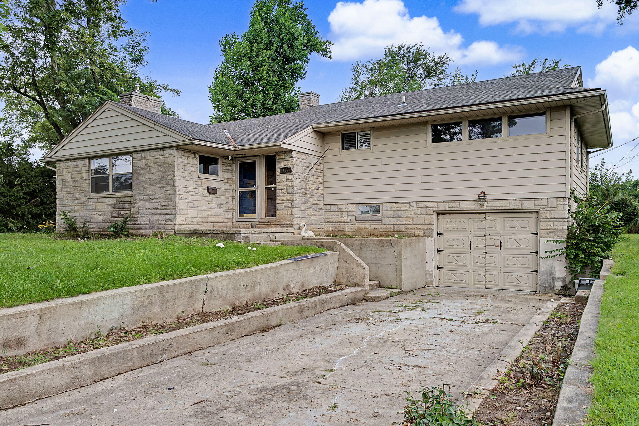 306 E Meeker Avenue — photo