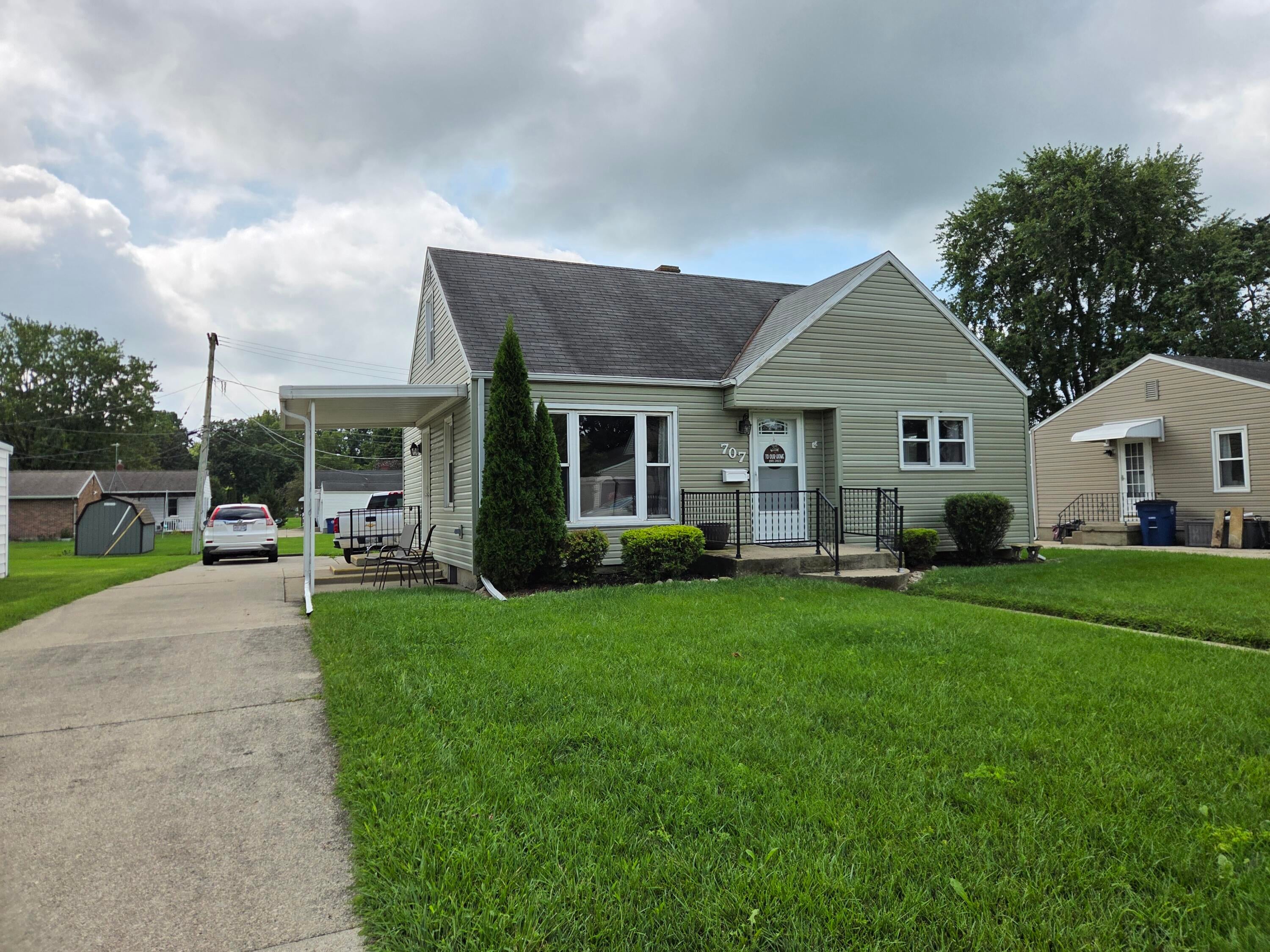 707 Lake Avenue — photo