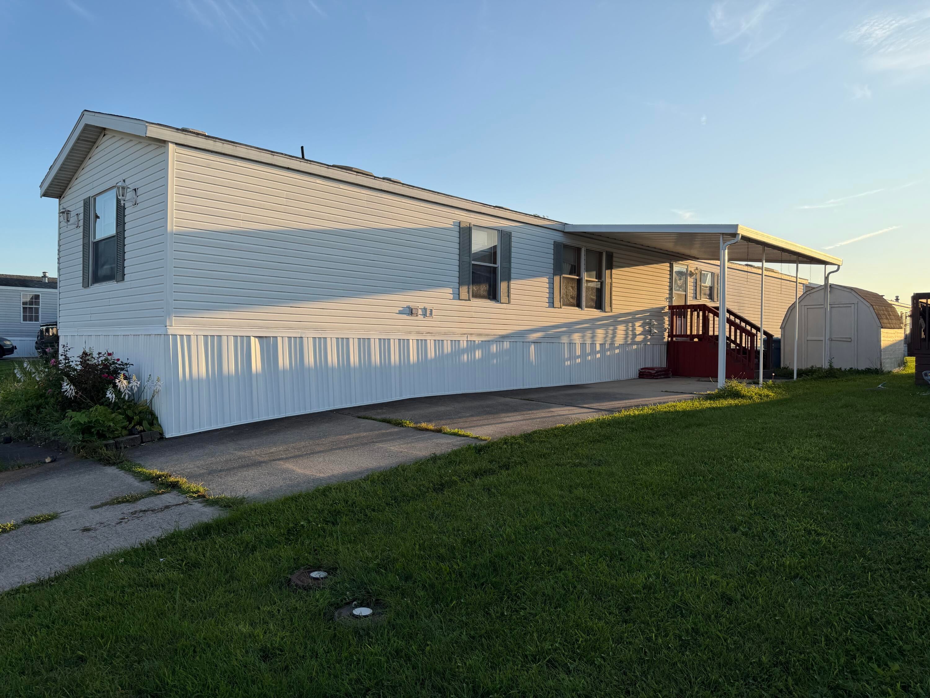 1221 Hazel Nut Lane — photo