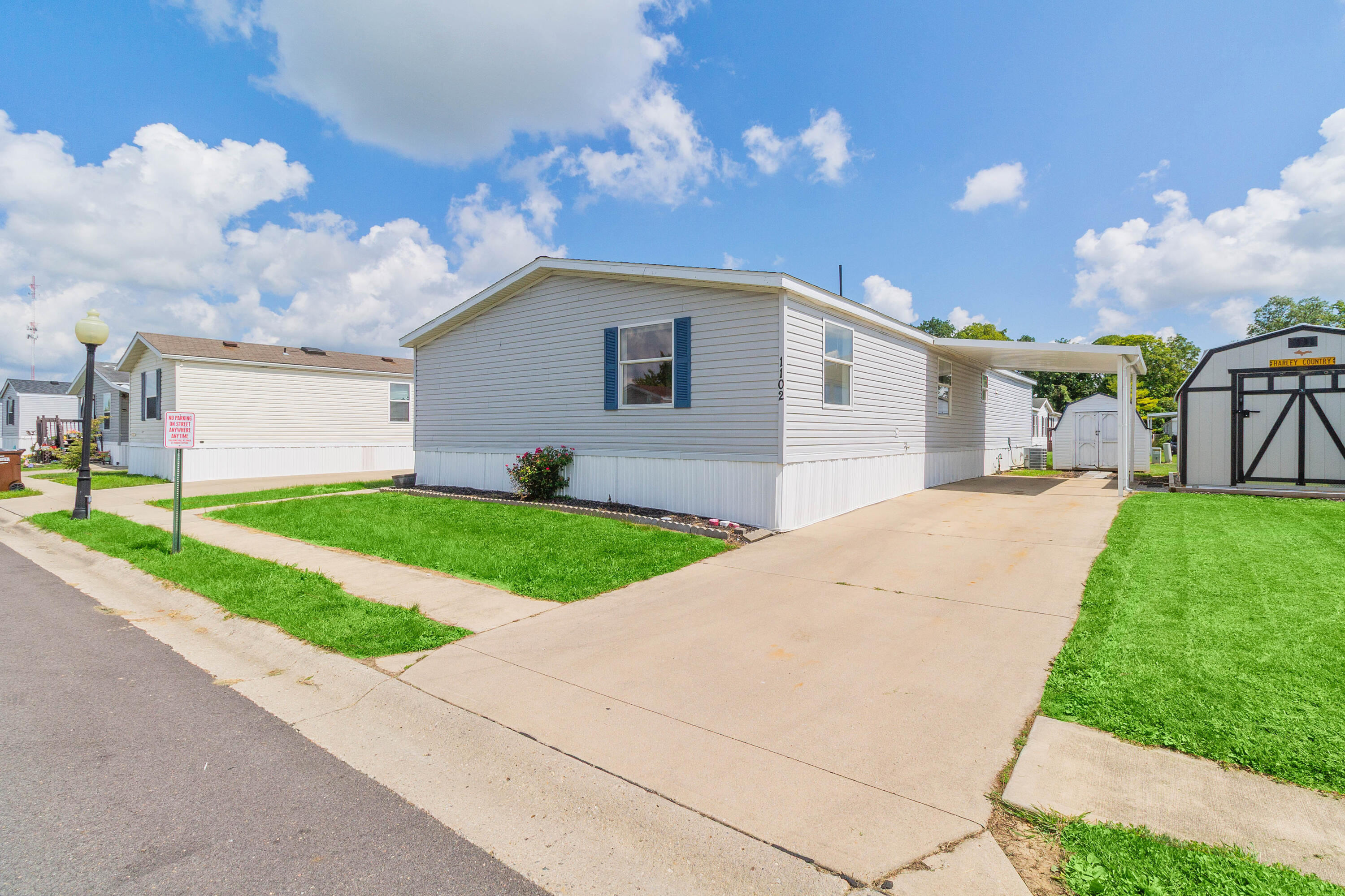 1102 Apple Blossom Lane — photo