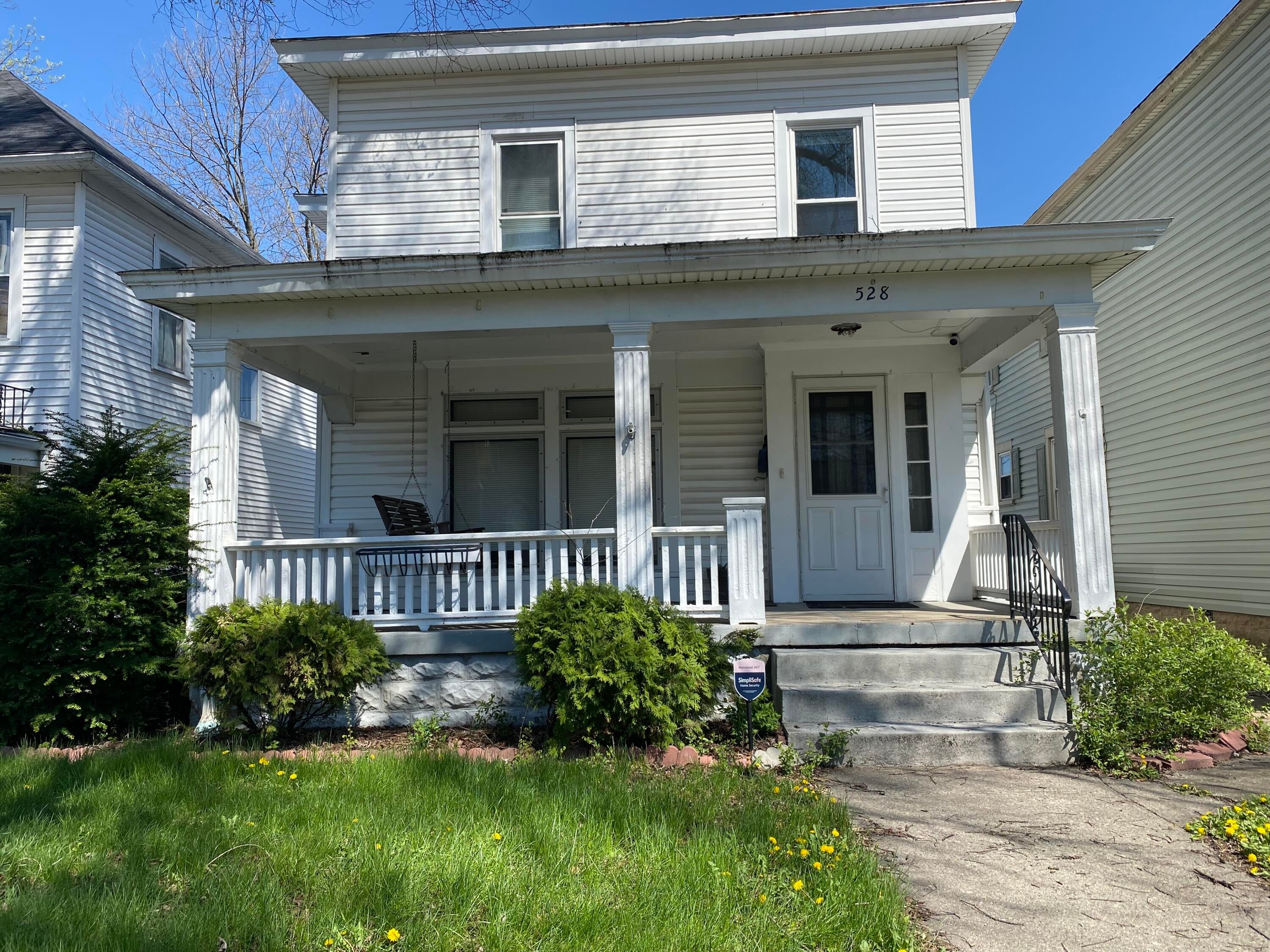 528 W Ash Street — photo