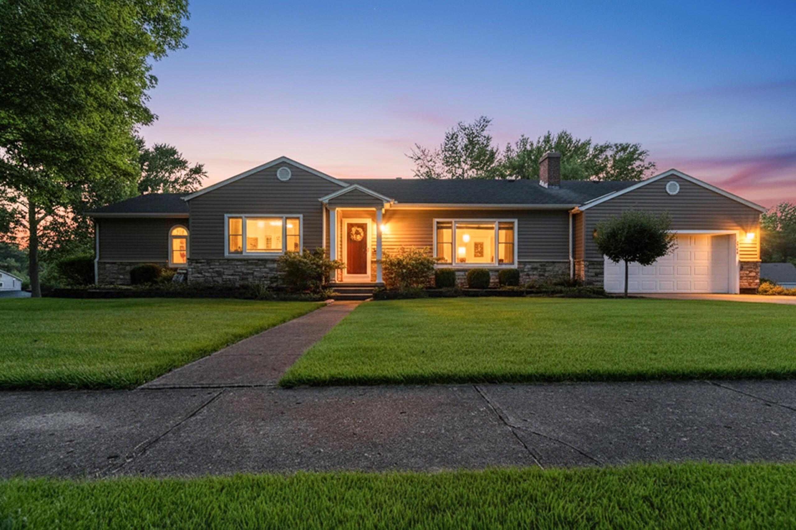 525 Bon Air Drive — photo