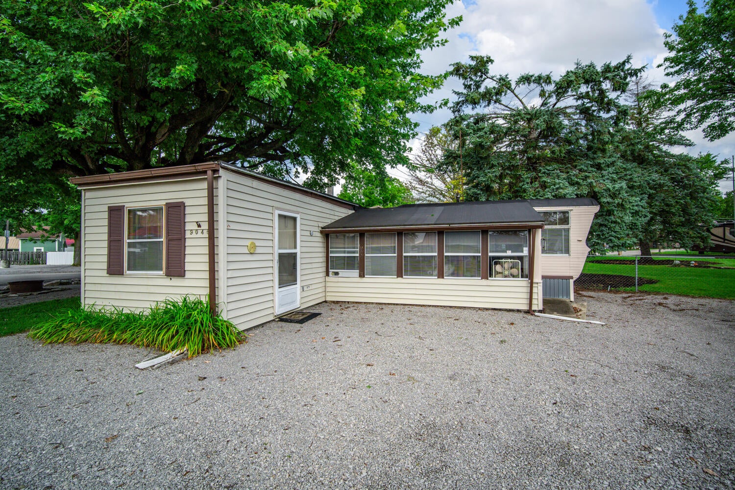 9046 Oatman Drive — photo
