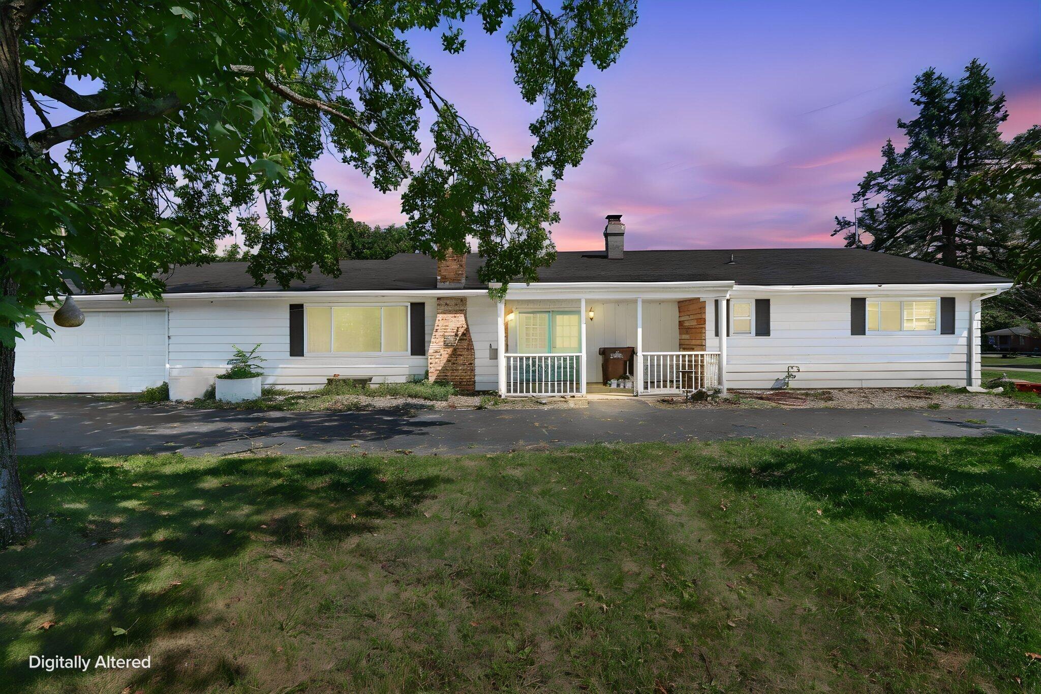 2430 W Choctaw Drive — photo