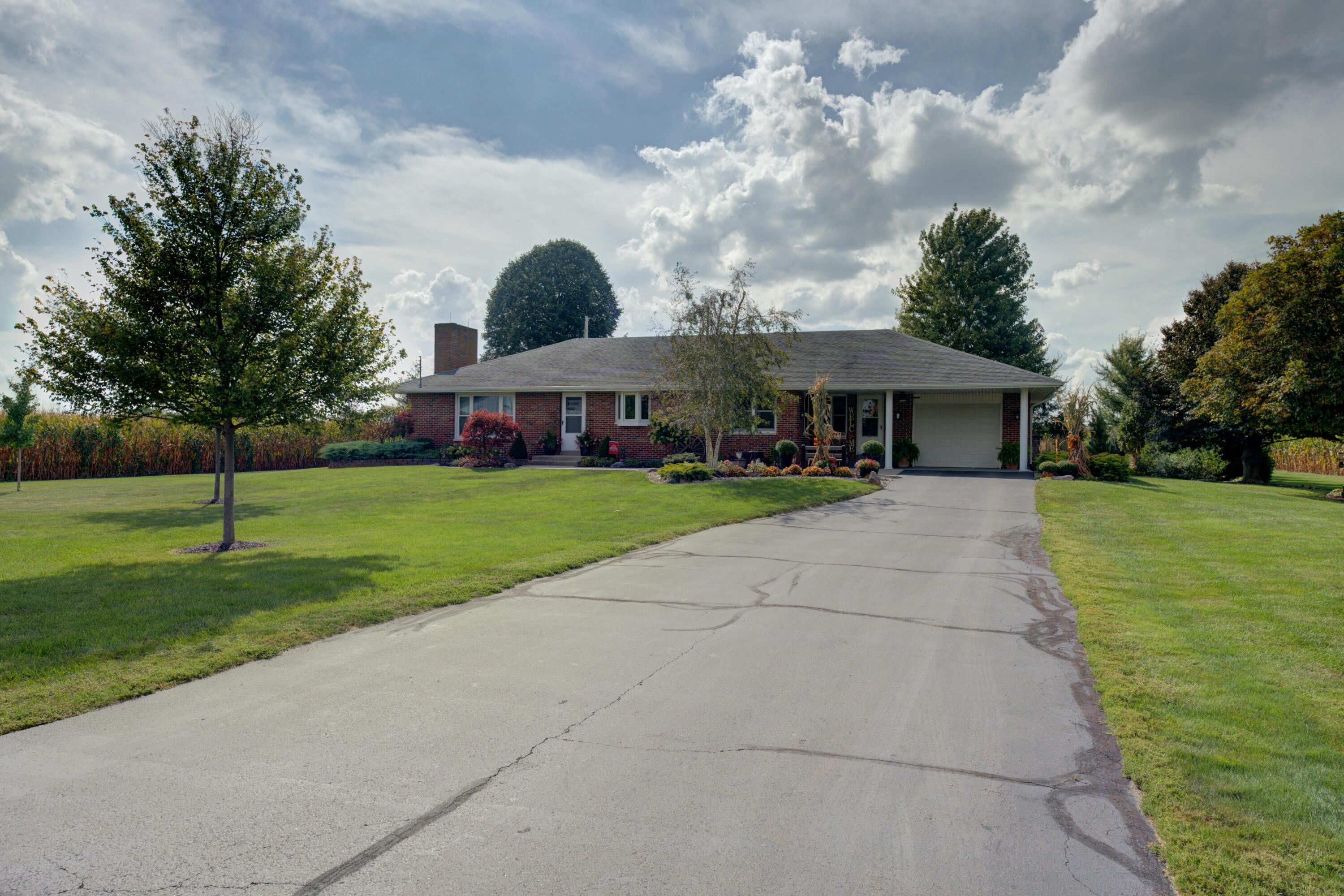 8765 E State Route 571 — photo