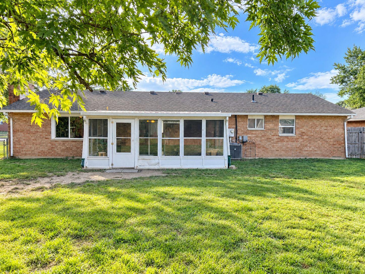 2403 New Castle Drive — photo
