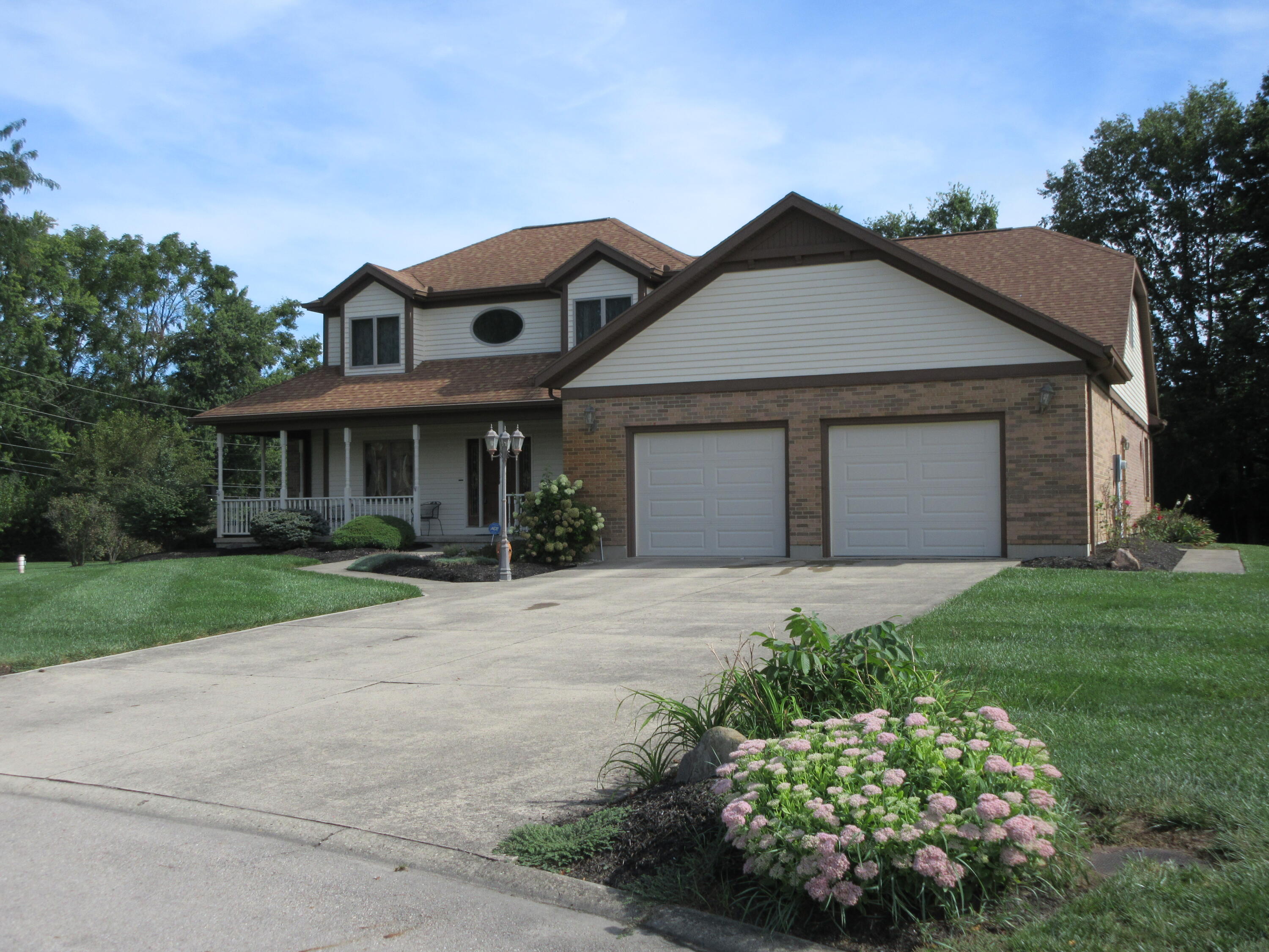 2035 Canterbury Court — photo