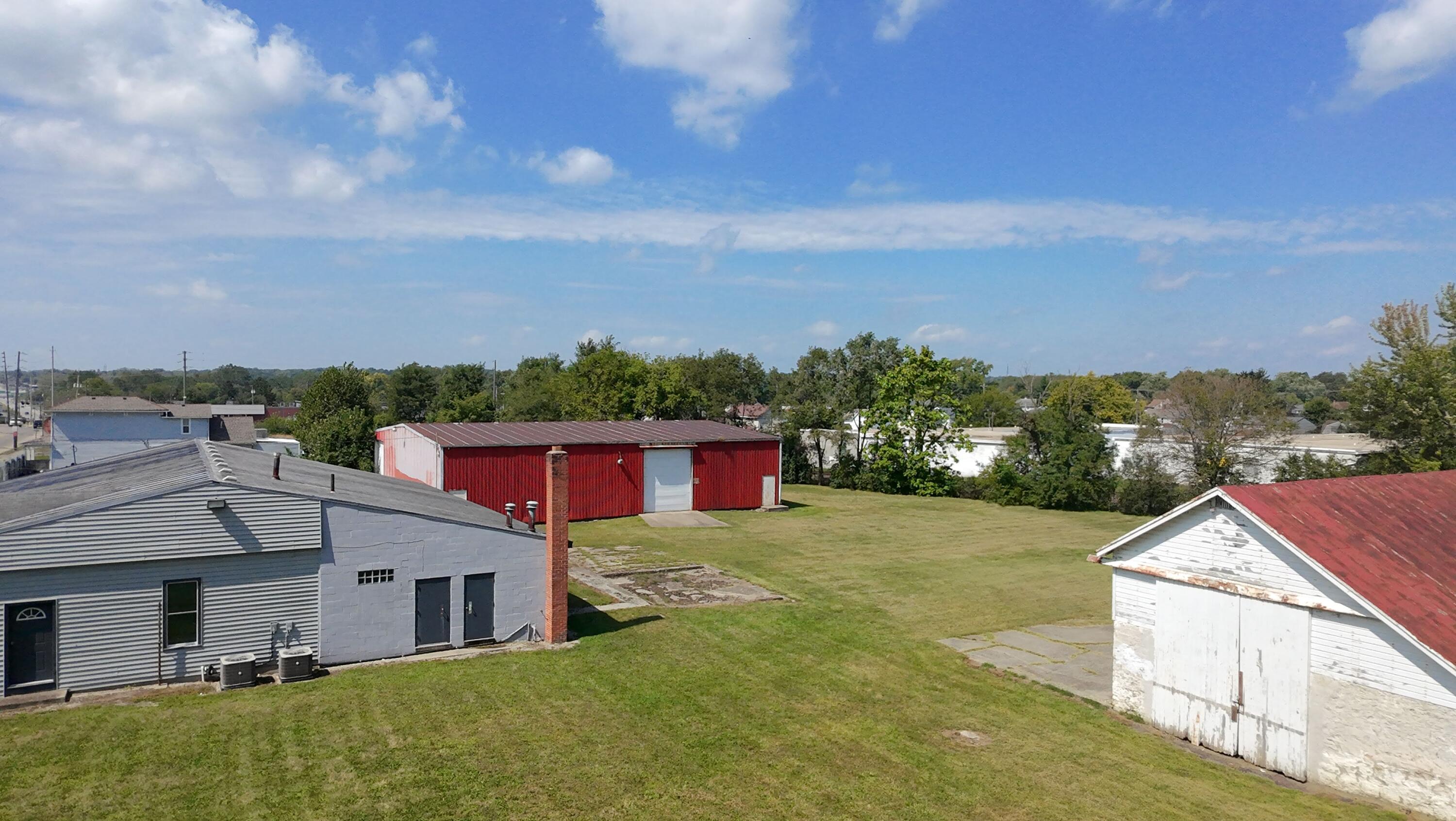 1800 W Main Street — photo