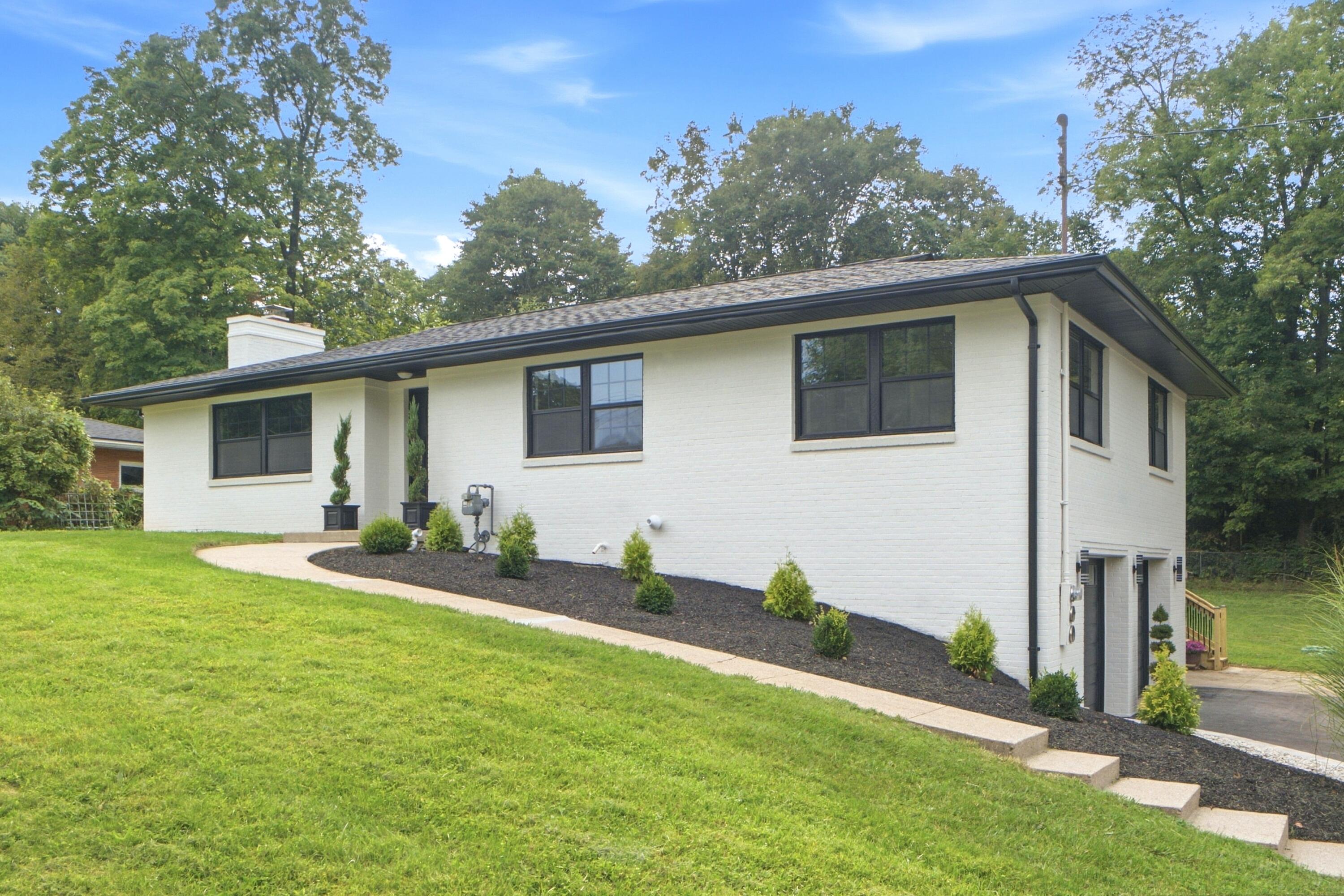 1231 White Oak Drive — photo