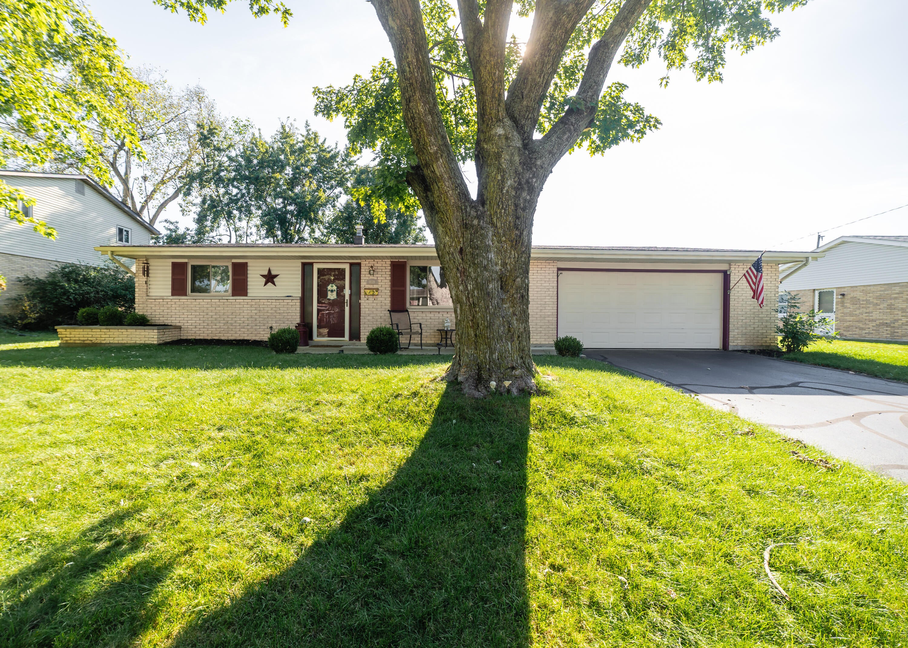 1039 Heathwood Drive — photo