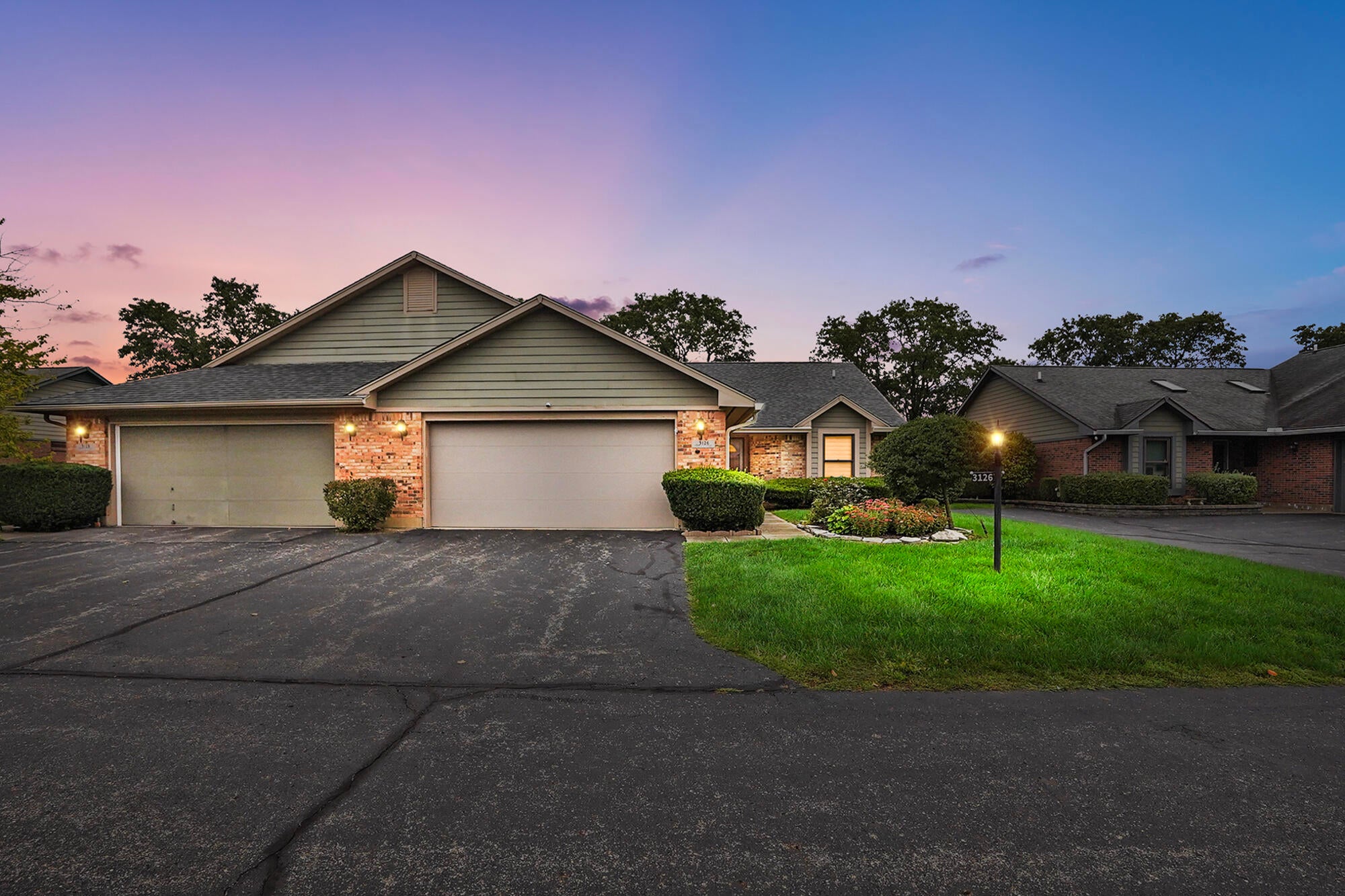 3126 Lakeview Court 3126 — photo