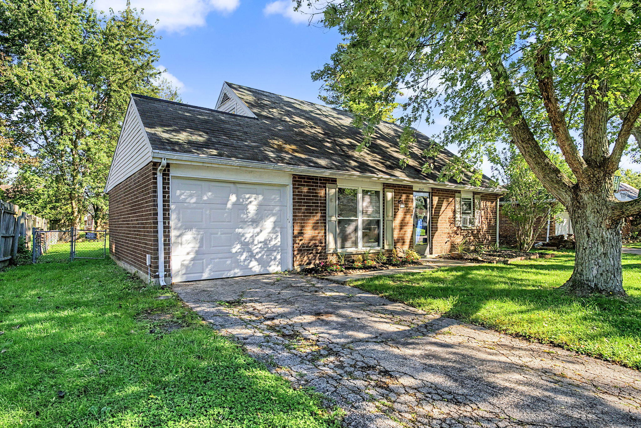 2517 W Foxchase Court — photo