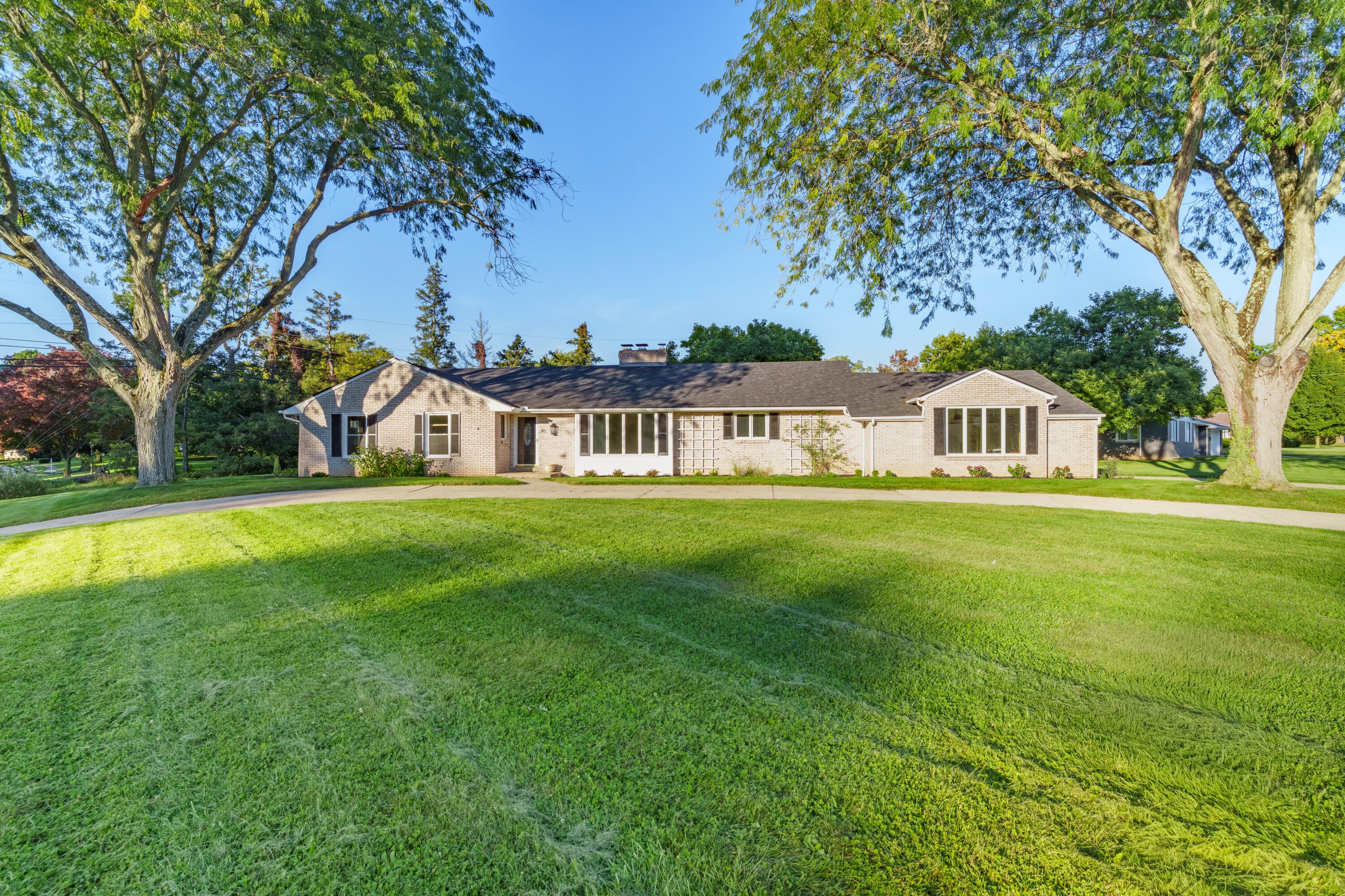 1602 Beck Drive — photo