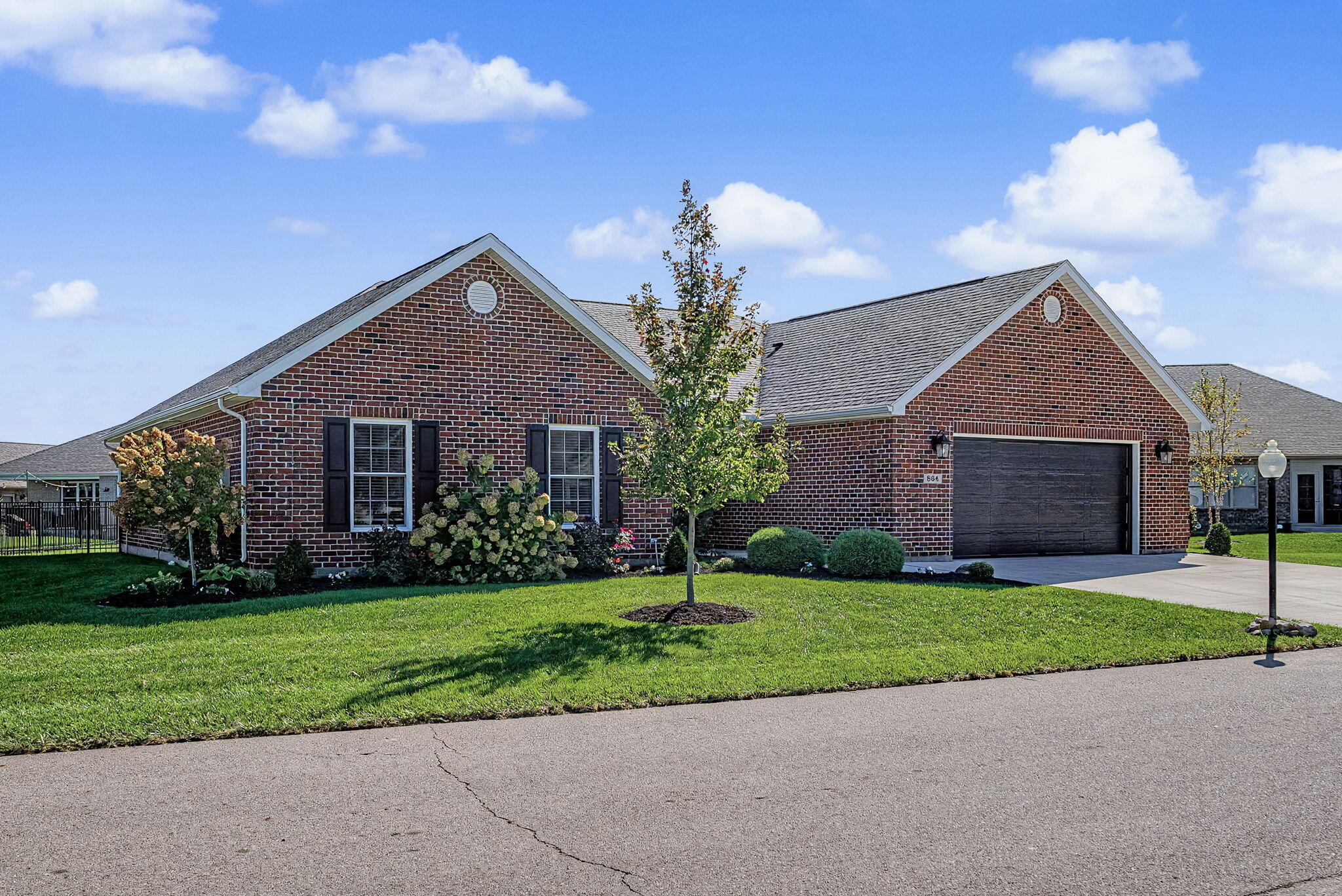 864 W Bentley Circle — photo