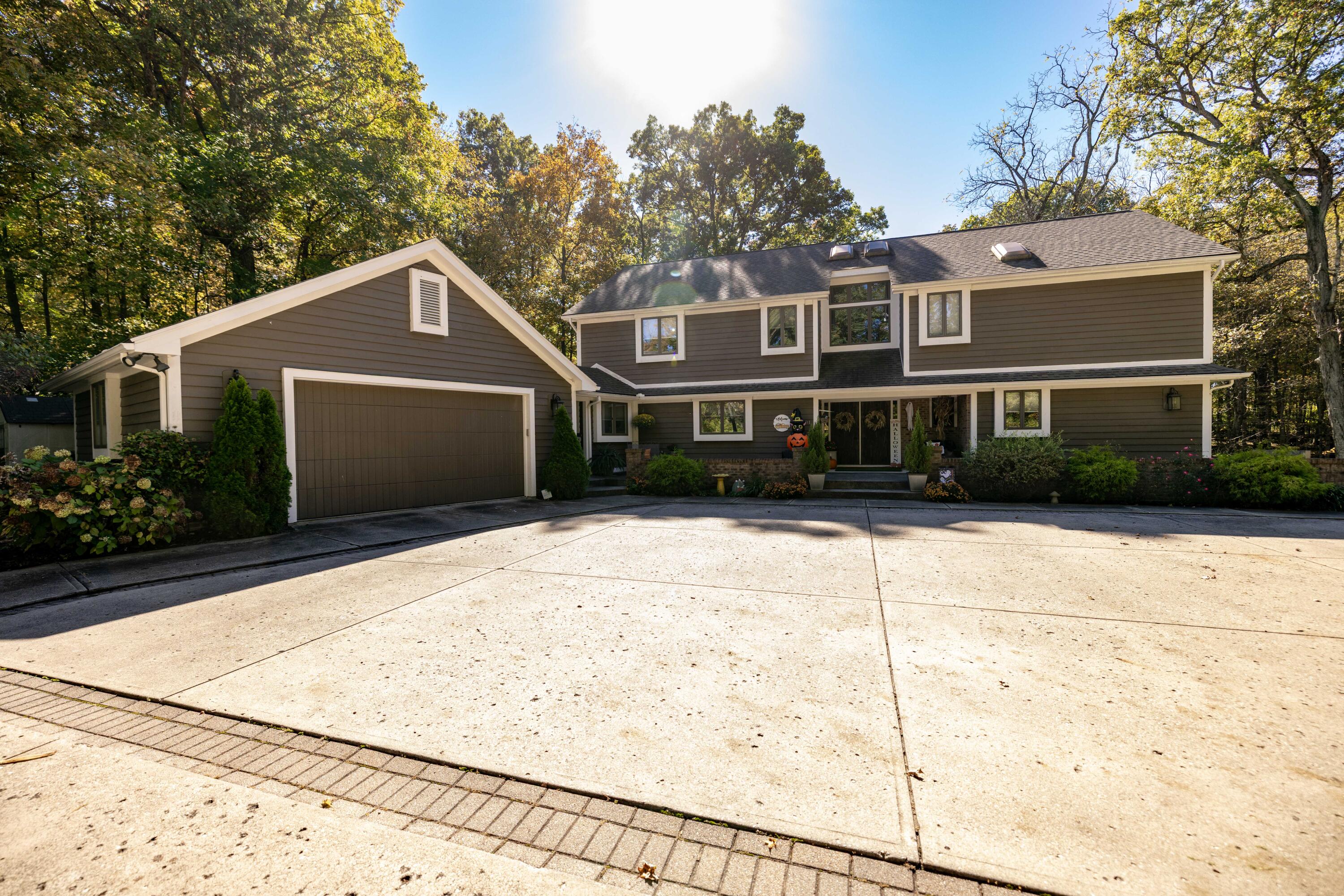 101 Roscommon Drive — photo