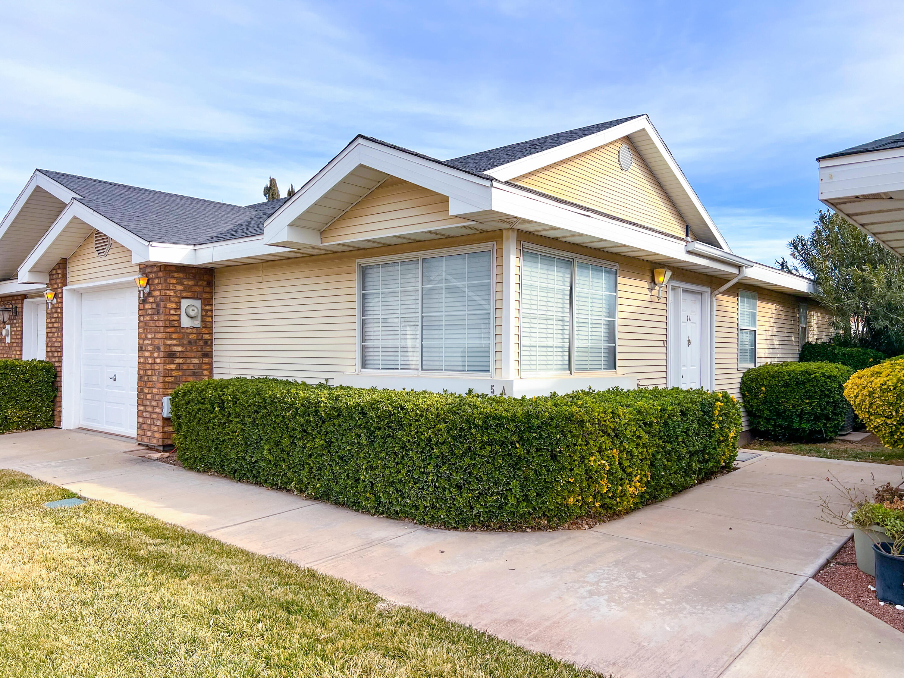 2051 W Canyon View Dr #5a — photo