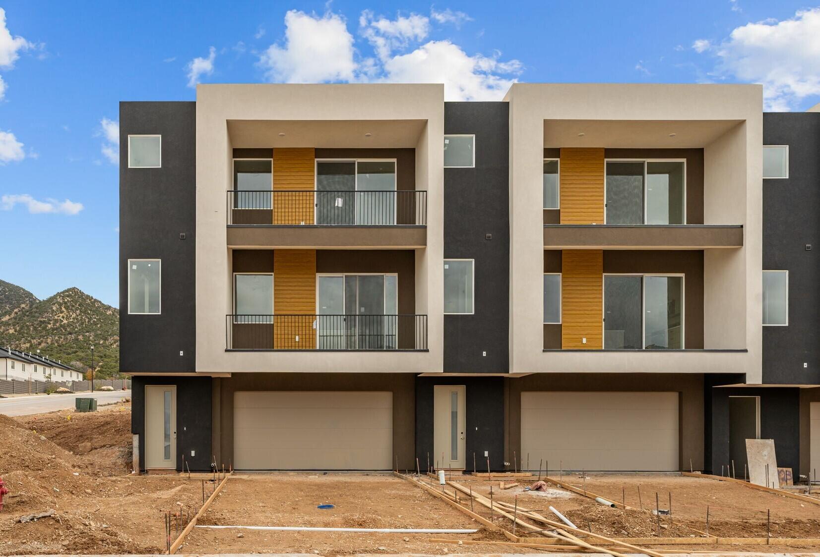 432 E Fiddlers Canyon Road 122 — photo