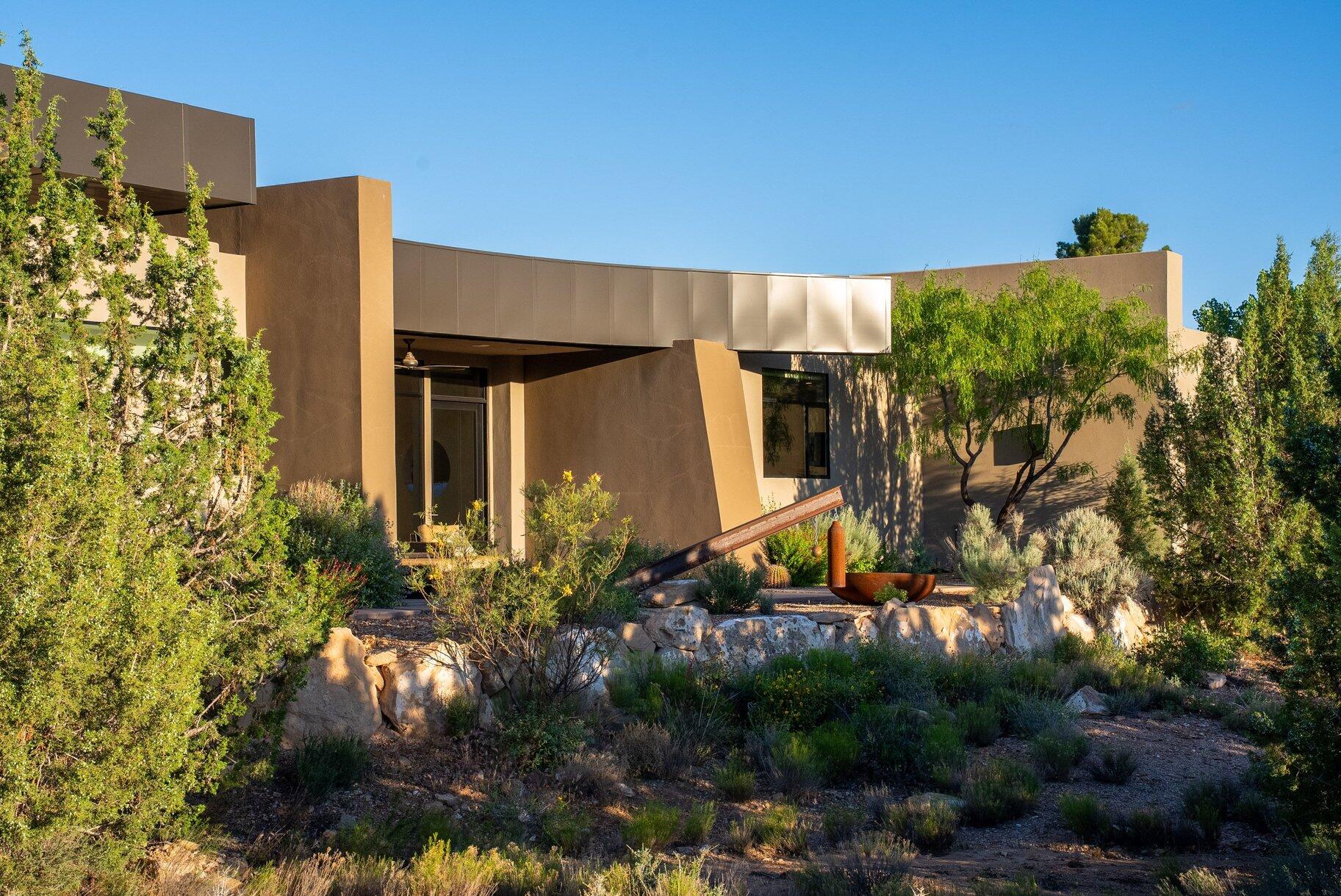 3104 Apache Cir — photo