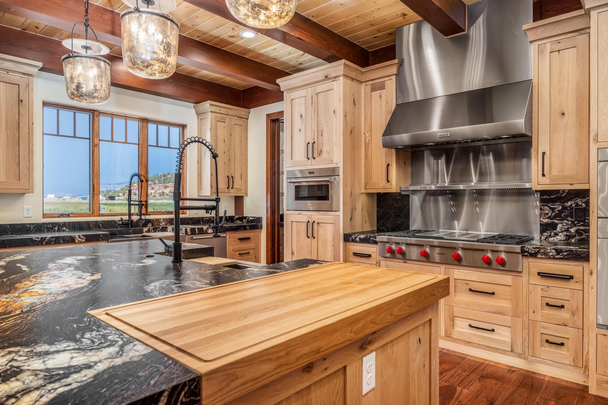 5605 N JOHNSON CANYON RD RD, Kanab, UT 84741 — photo 3