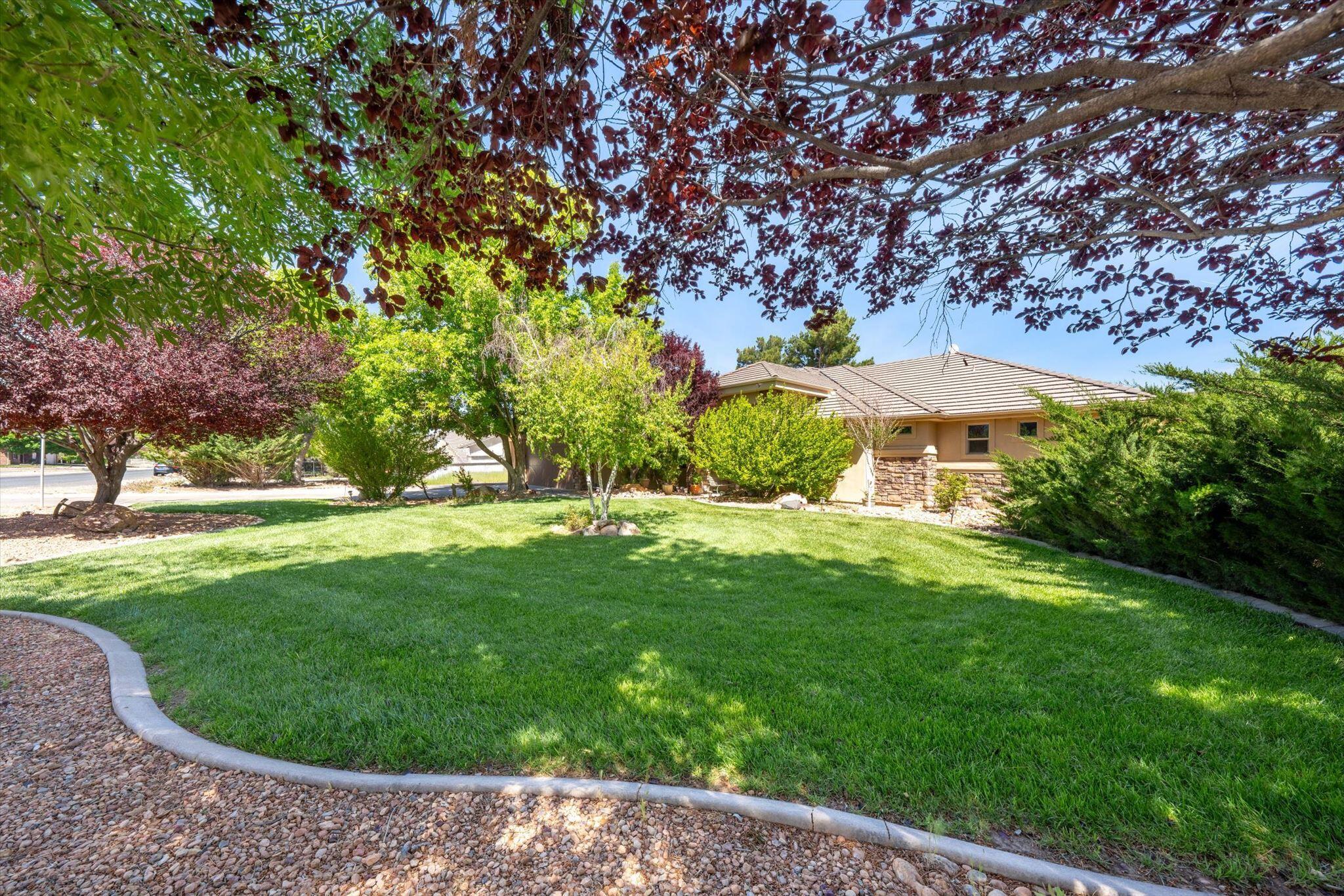 1112 W Sapphire Dr — photo