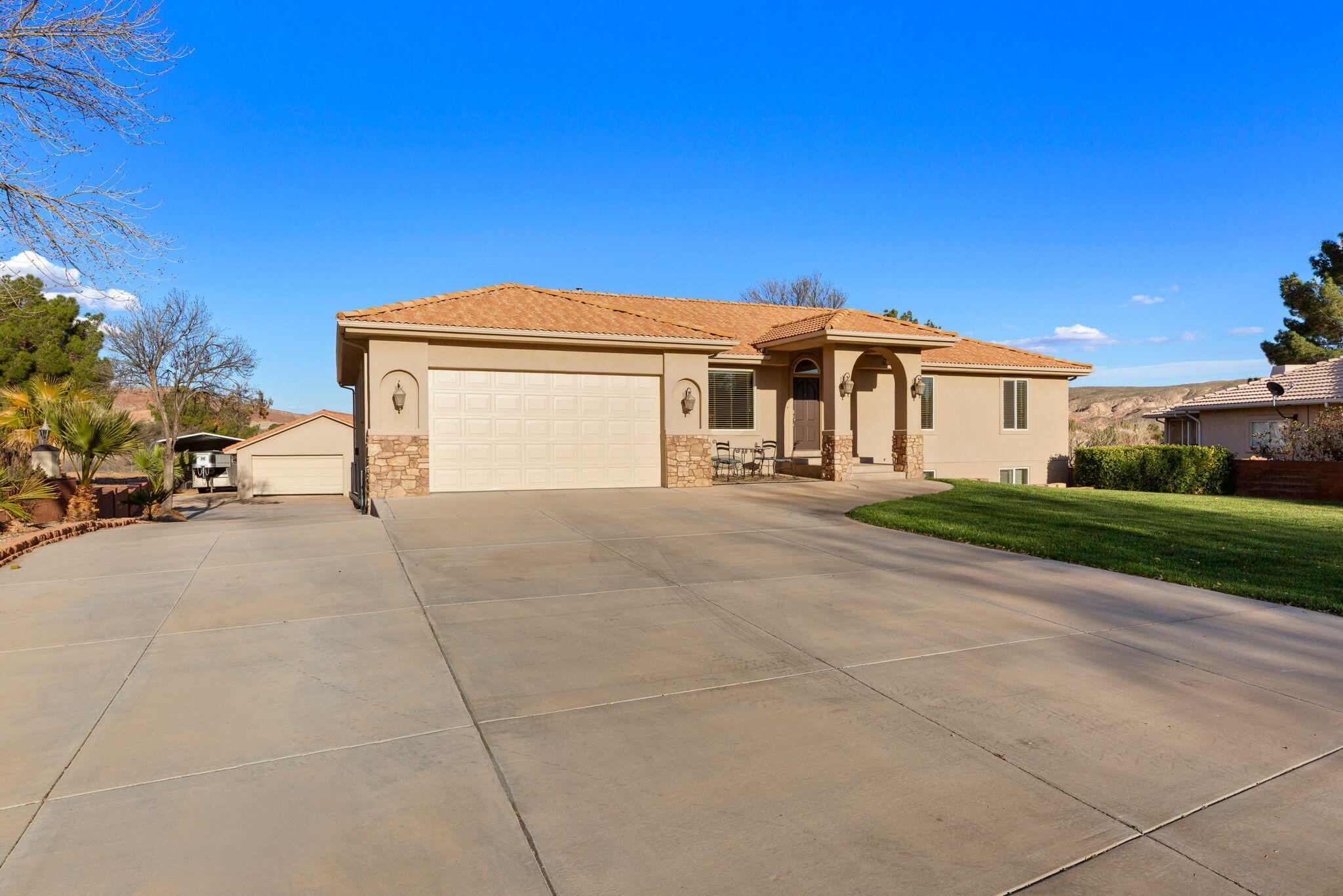 3403 S Mulberry Dr — photo