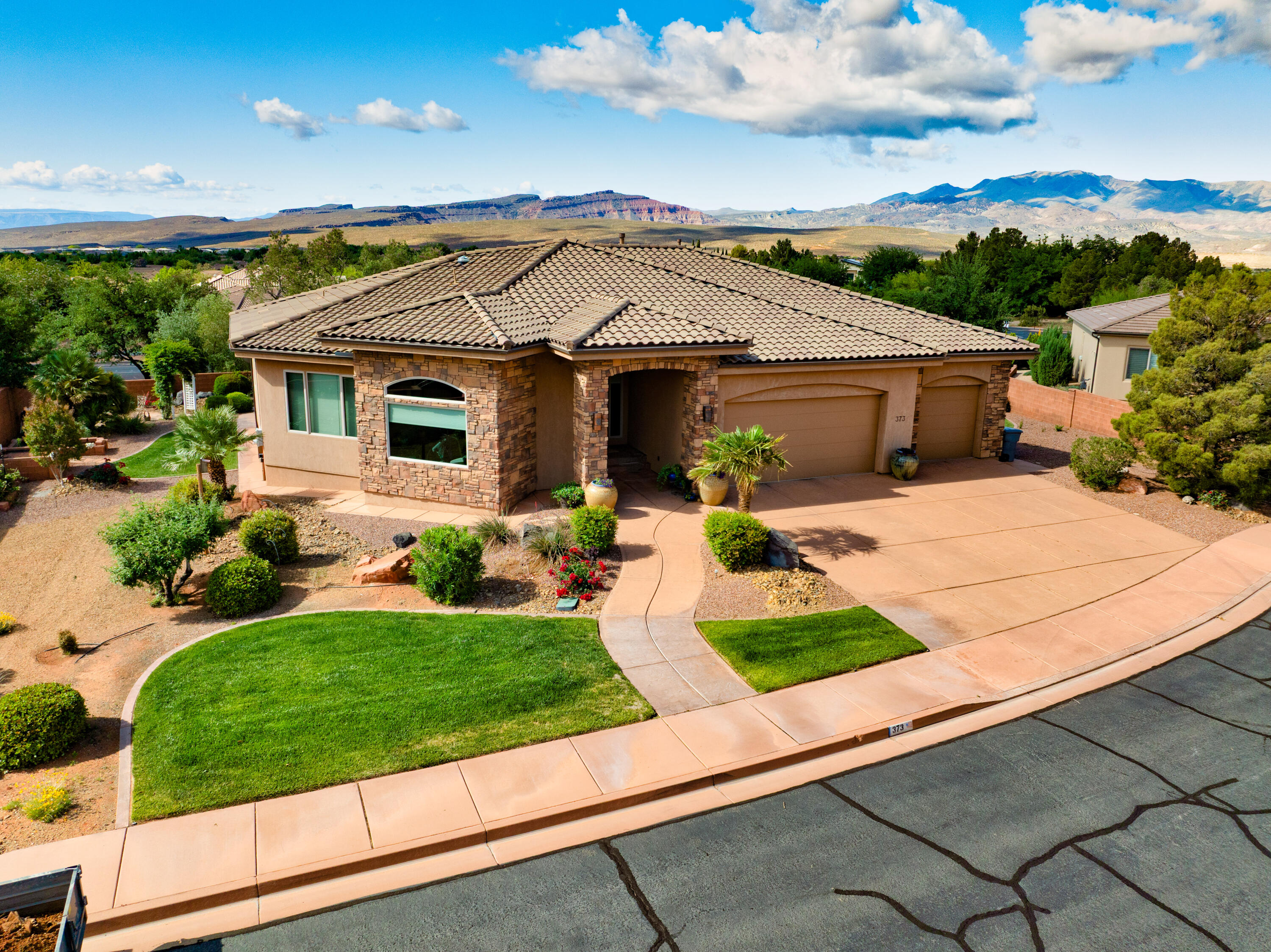 373 W Meridian Dr — photo