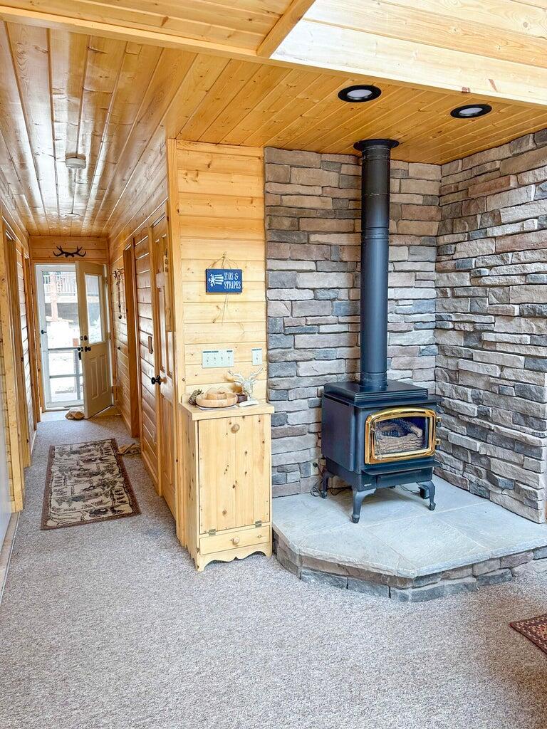 865 N Pine Knoll Rd — photo