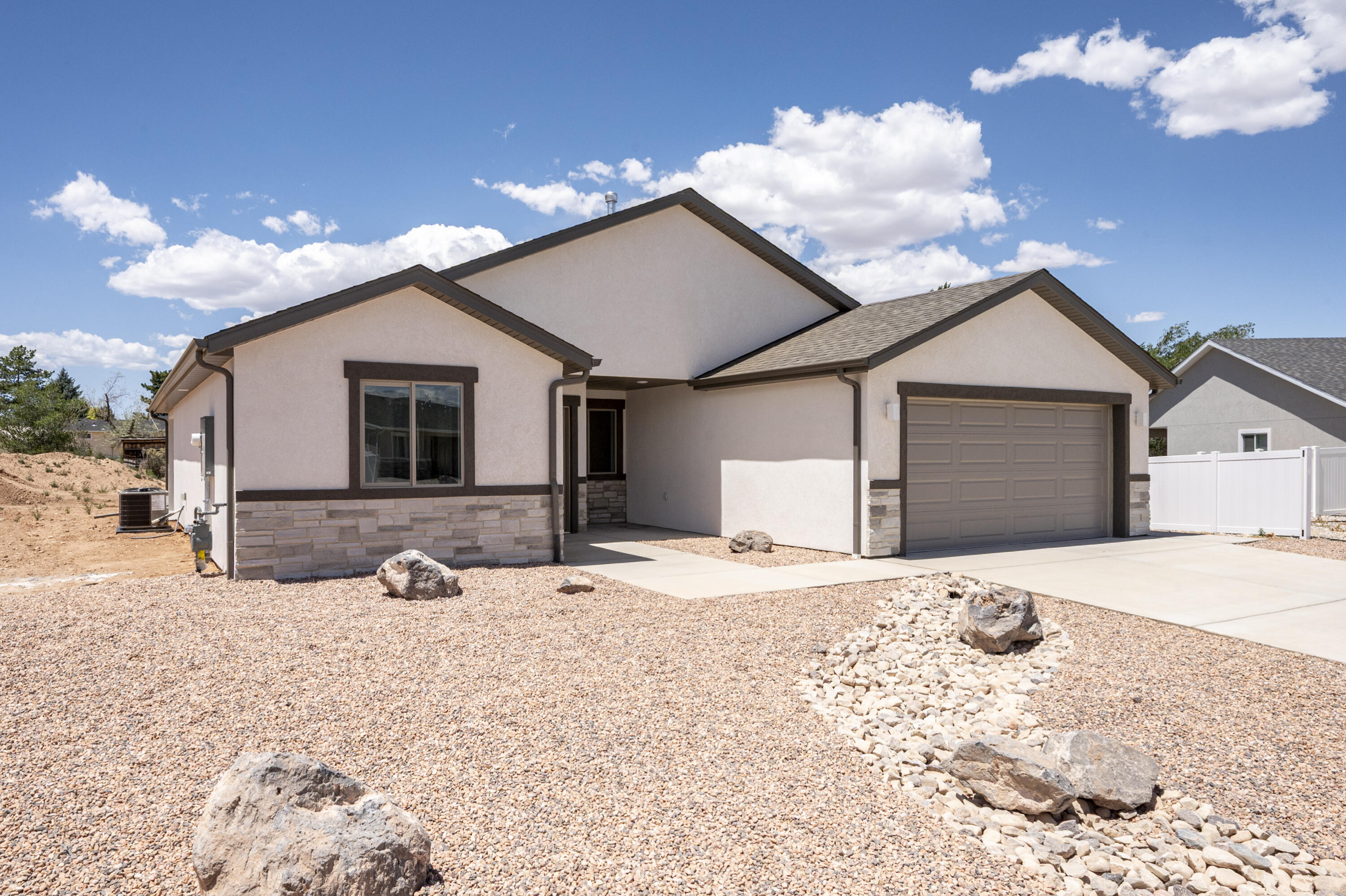 3887 N Hawks Landing Lp — photo