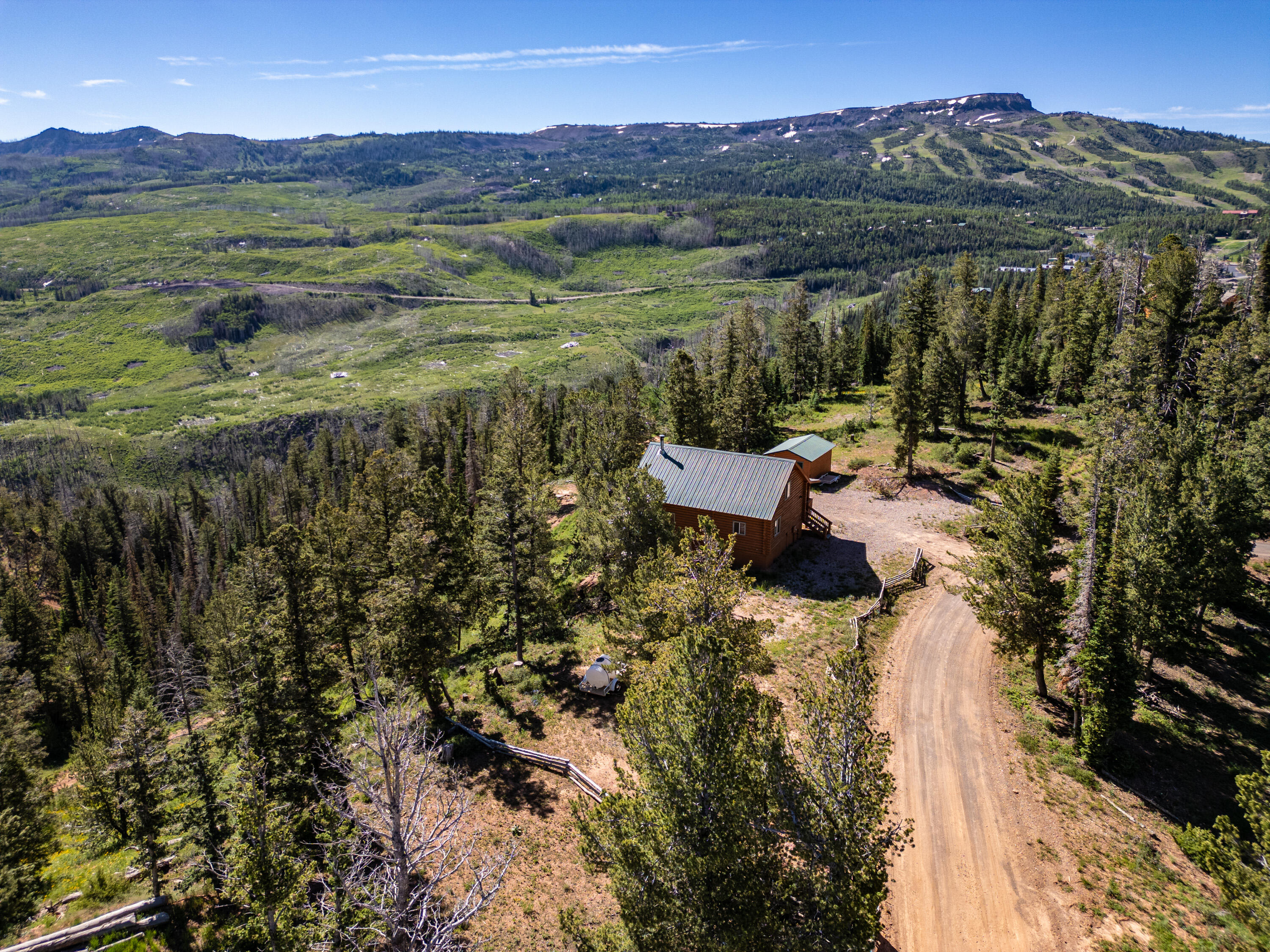 1042 N Aspen Dr — photo